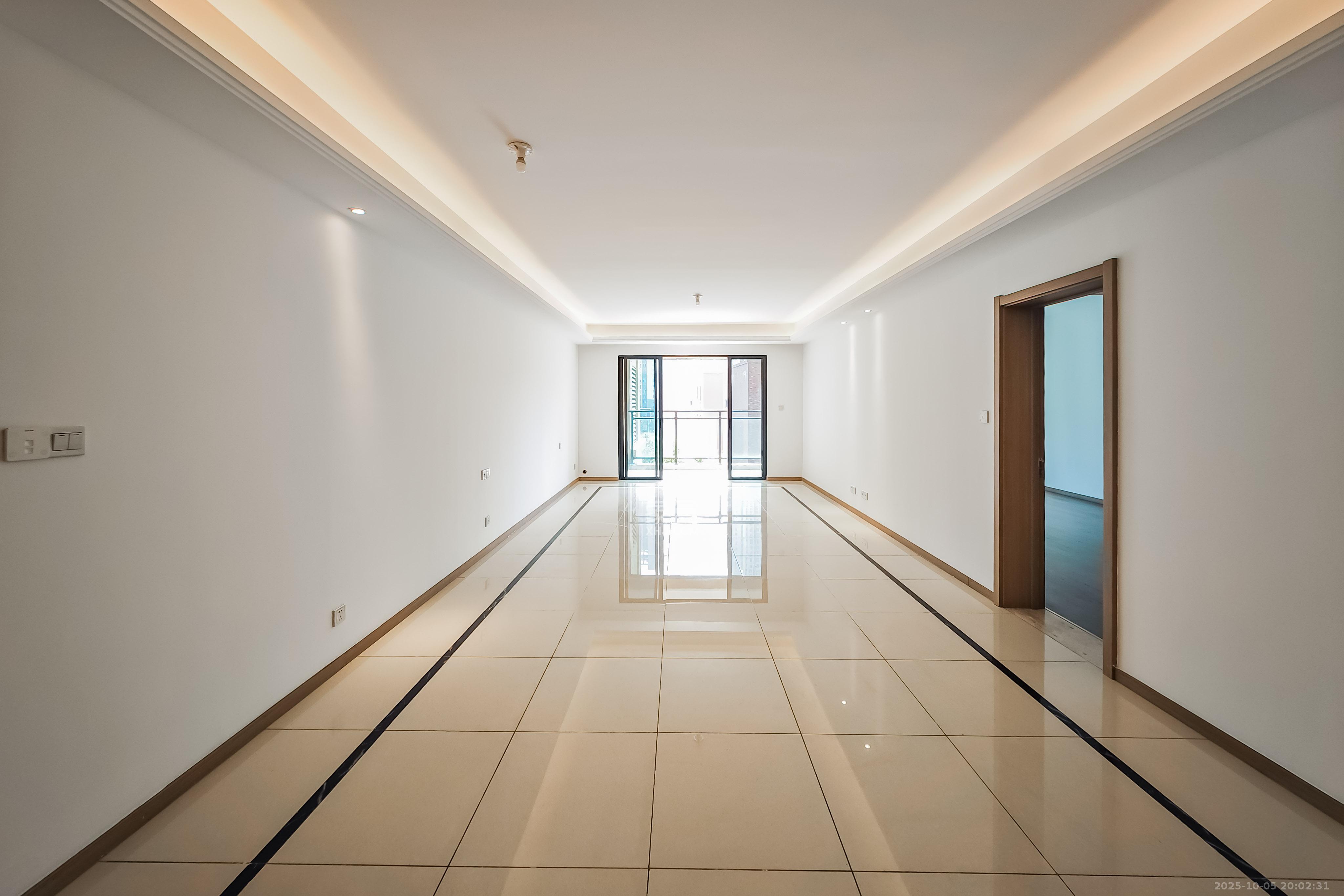 长沙高铁吾悦广场 3室2厅2卫 138.0万 长沙高铁吾悦广场 3室2厅2卫 138.0万客厅