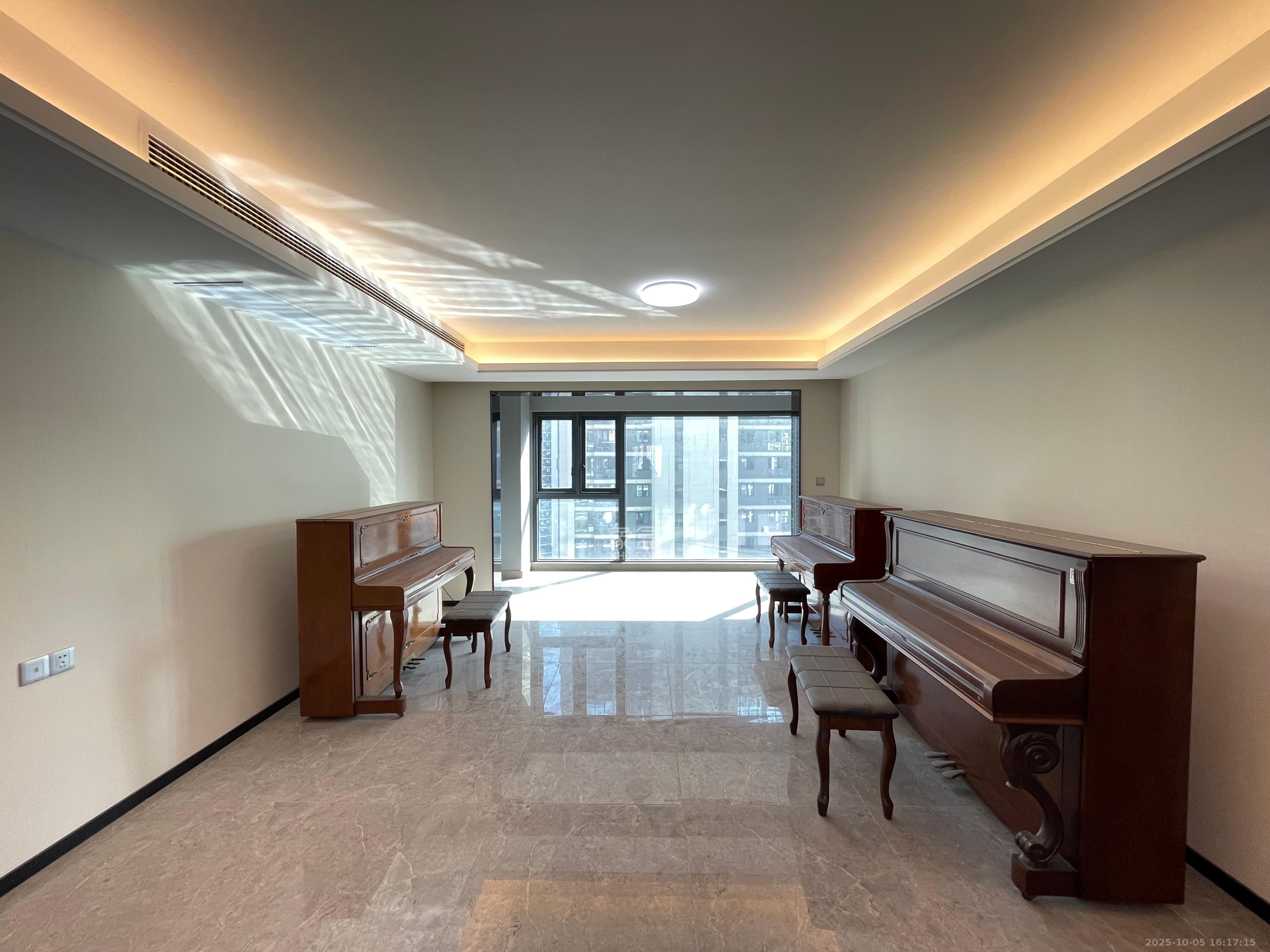 中海阅溪府  5室2厅2卫    4800.0元/月 中海阅溪府  5室2厅2卫    4800.0元/月