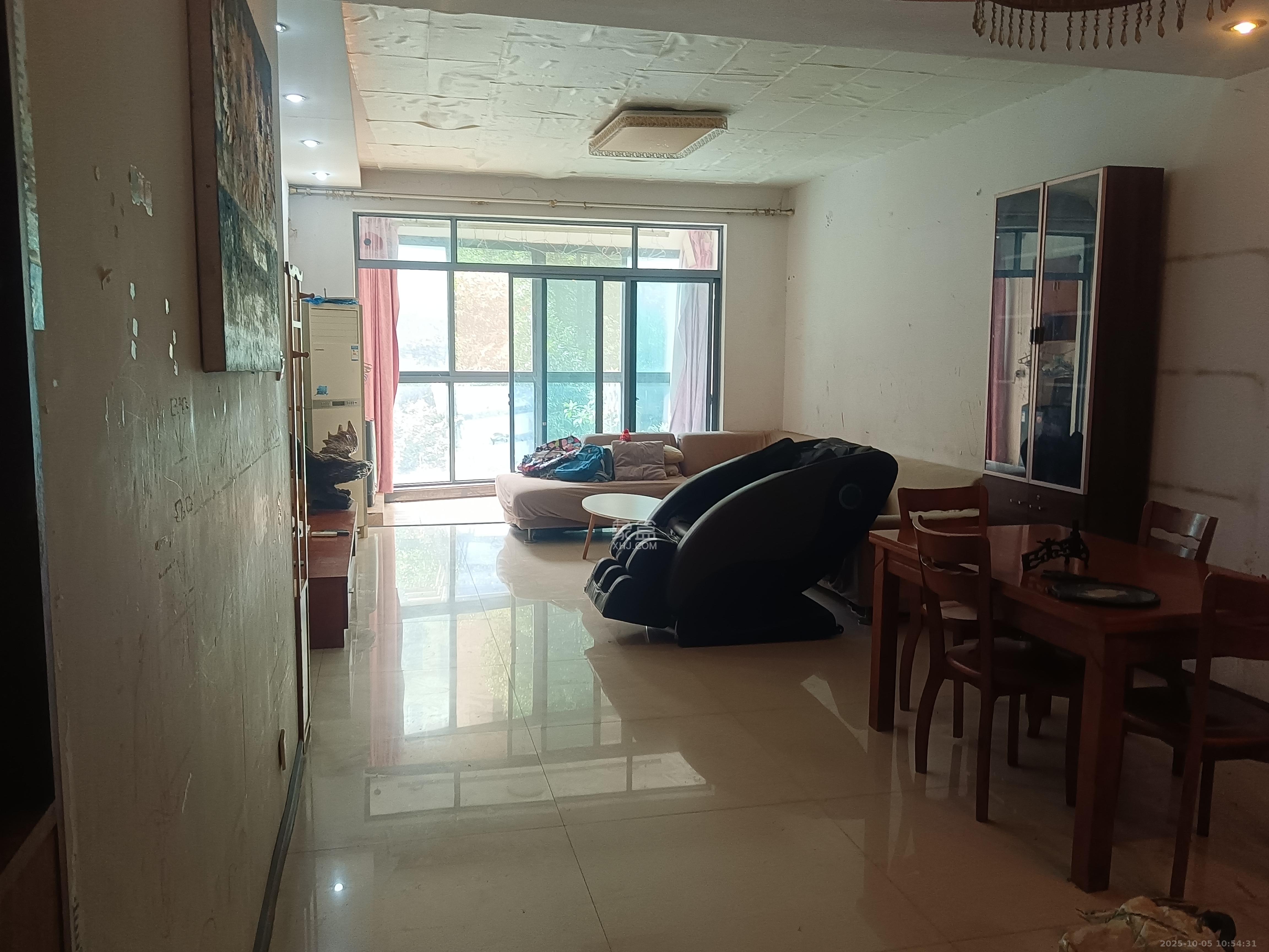 书香名邸 1室2厅1卫 2300.0元/月 书香名邸 1室2厅1卫 2300.0元/月室内图