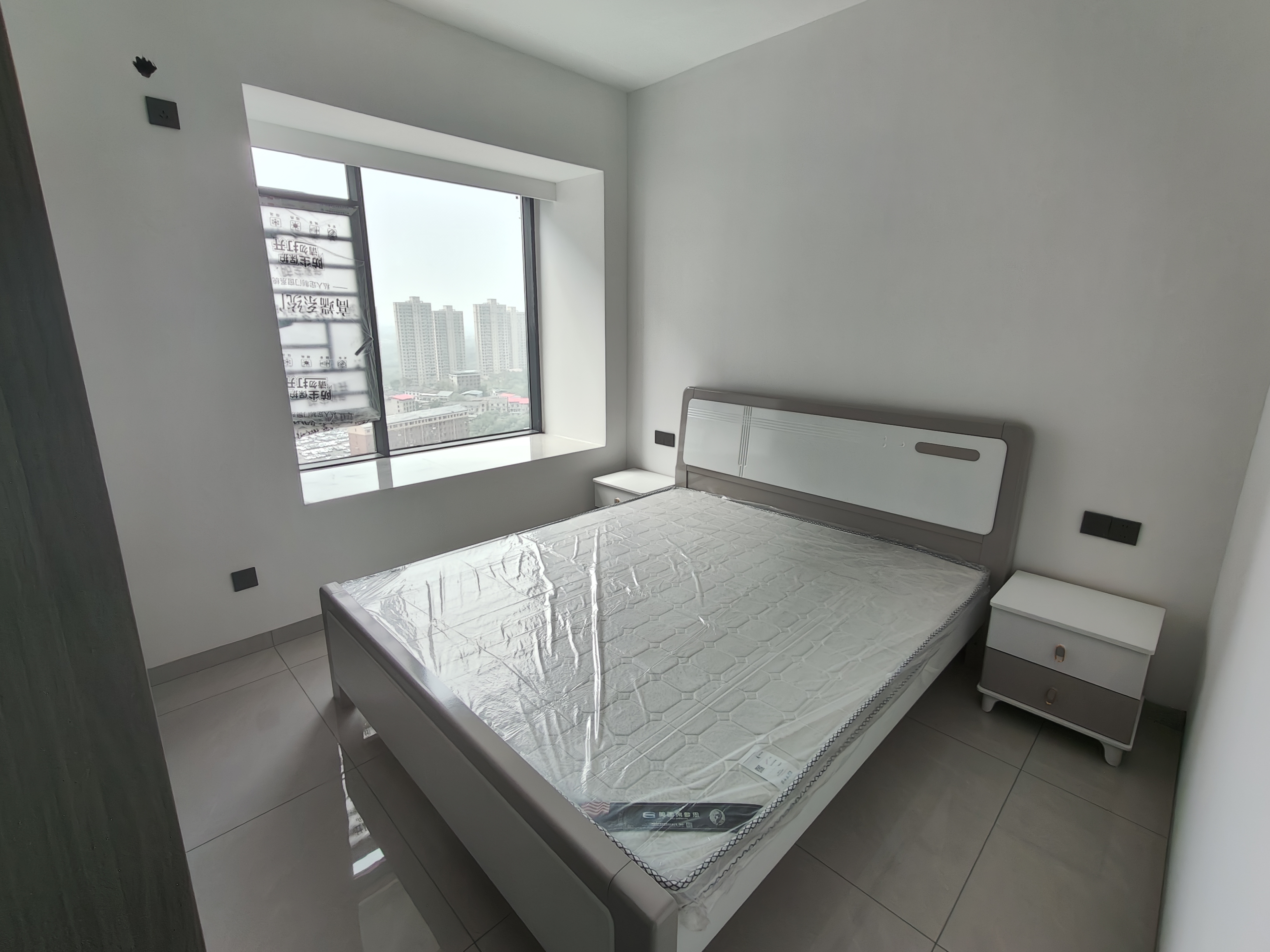 互助小区电梯房 2室1厅1卫 2000.0元/月 互助小区电梯房 2室1厅1卫 2000.0元/月室内图