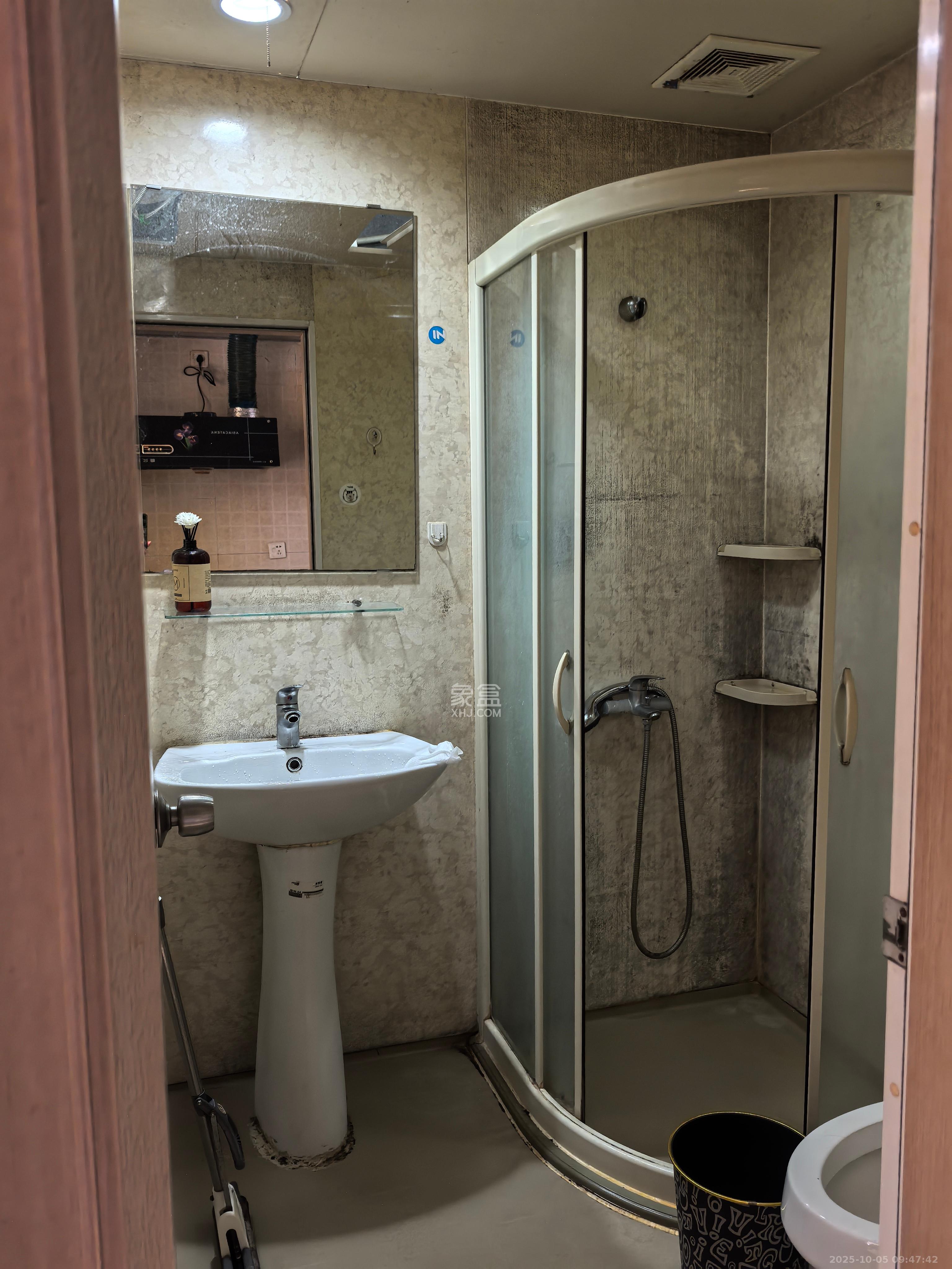 花漾年华(桂花园) 1室1厅1卫 1150.0元/月 花漾年华(桂花园) 1室1厅1卫 1150.0元/月室内图