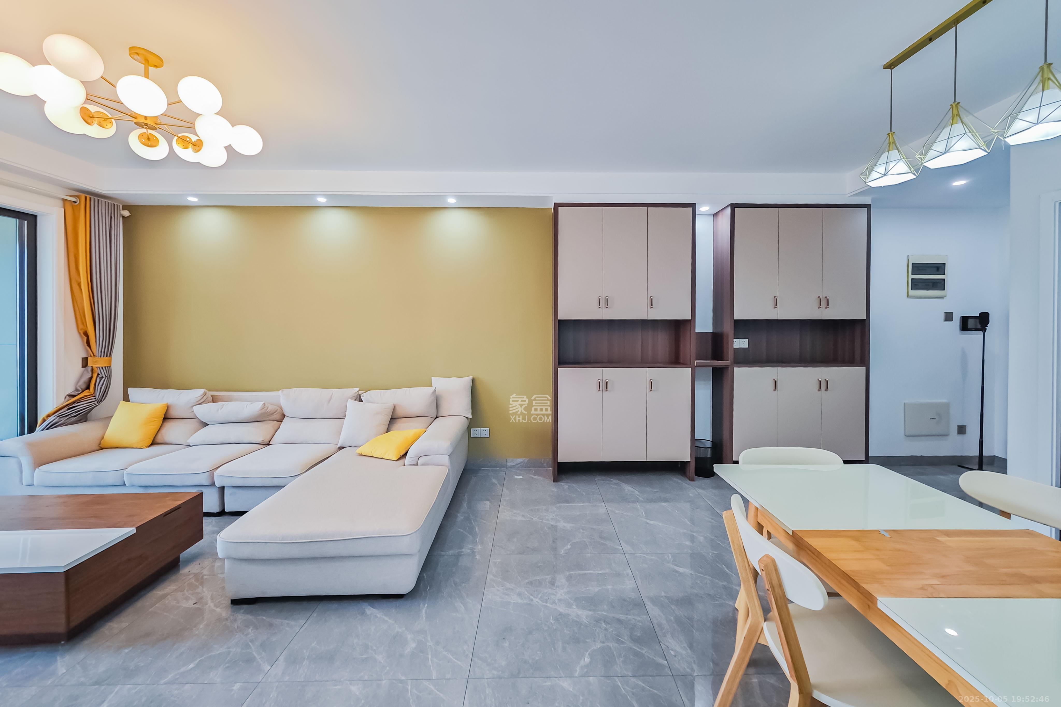 京武浪琴山一、二期 2室1厅1卫 155.0万 京武浪琴山一、二期 2室1厅1卫 155.0万客厅