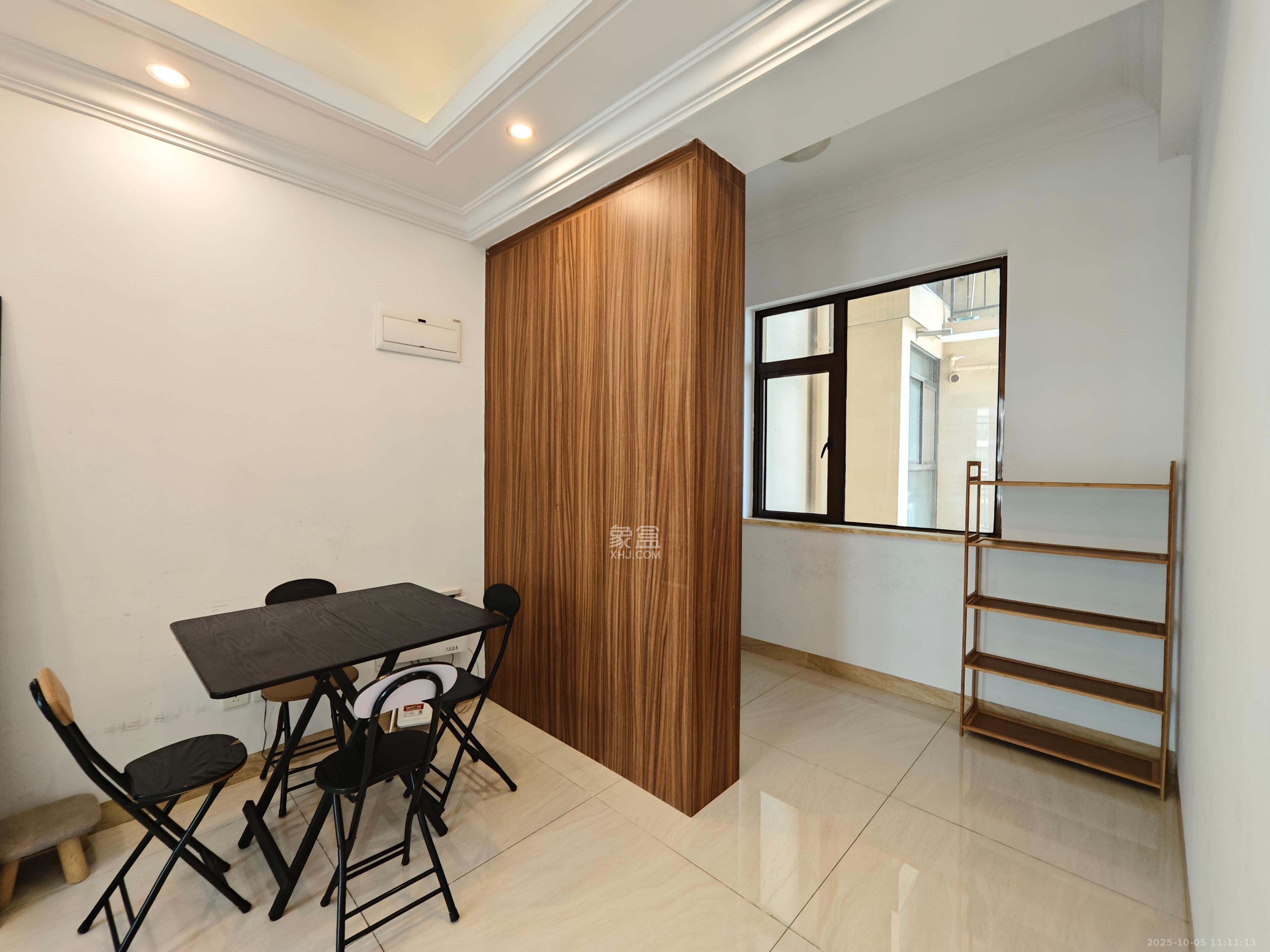 江山帝景哈佛  3室2厅2卫    1800.0元/月室内图