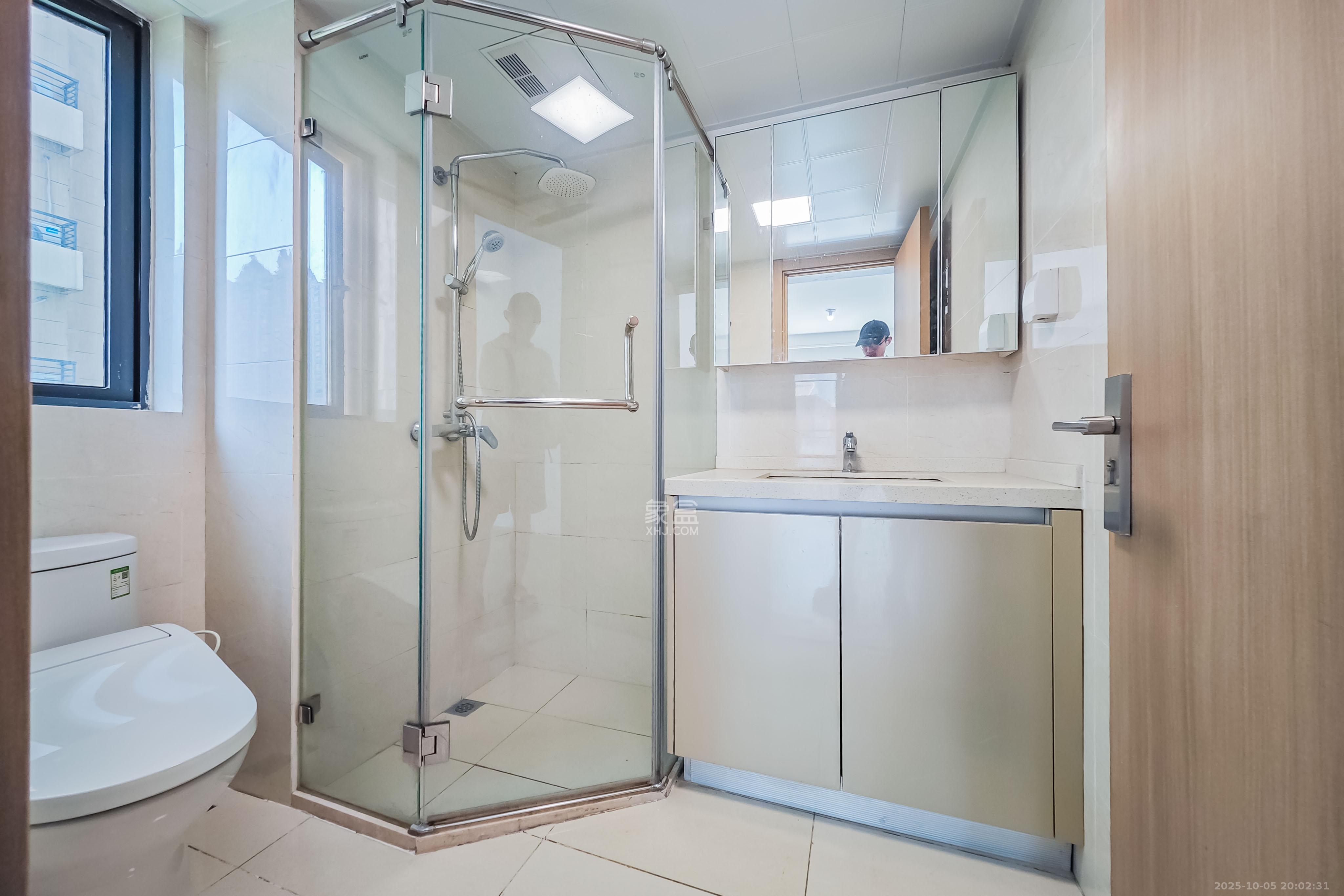 长沙高铁吾悦广场 3室2厅2卫 138.0万 长沙高铁吾悦广场 3室2厅2卫 138.0万卫生间