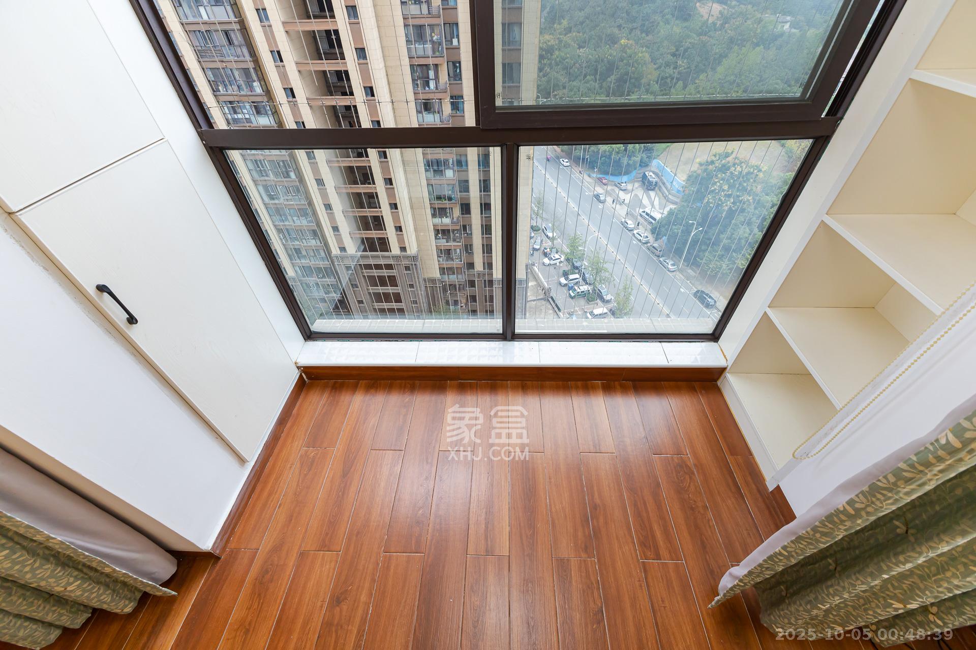 龙湖湘风原著（龙湖湘风星城）  3室2厅1卫    62.8万阳台