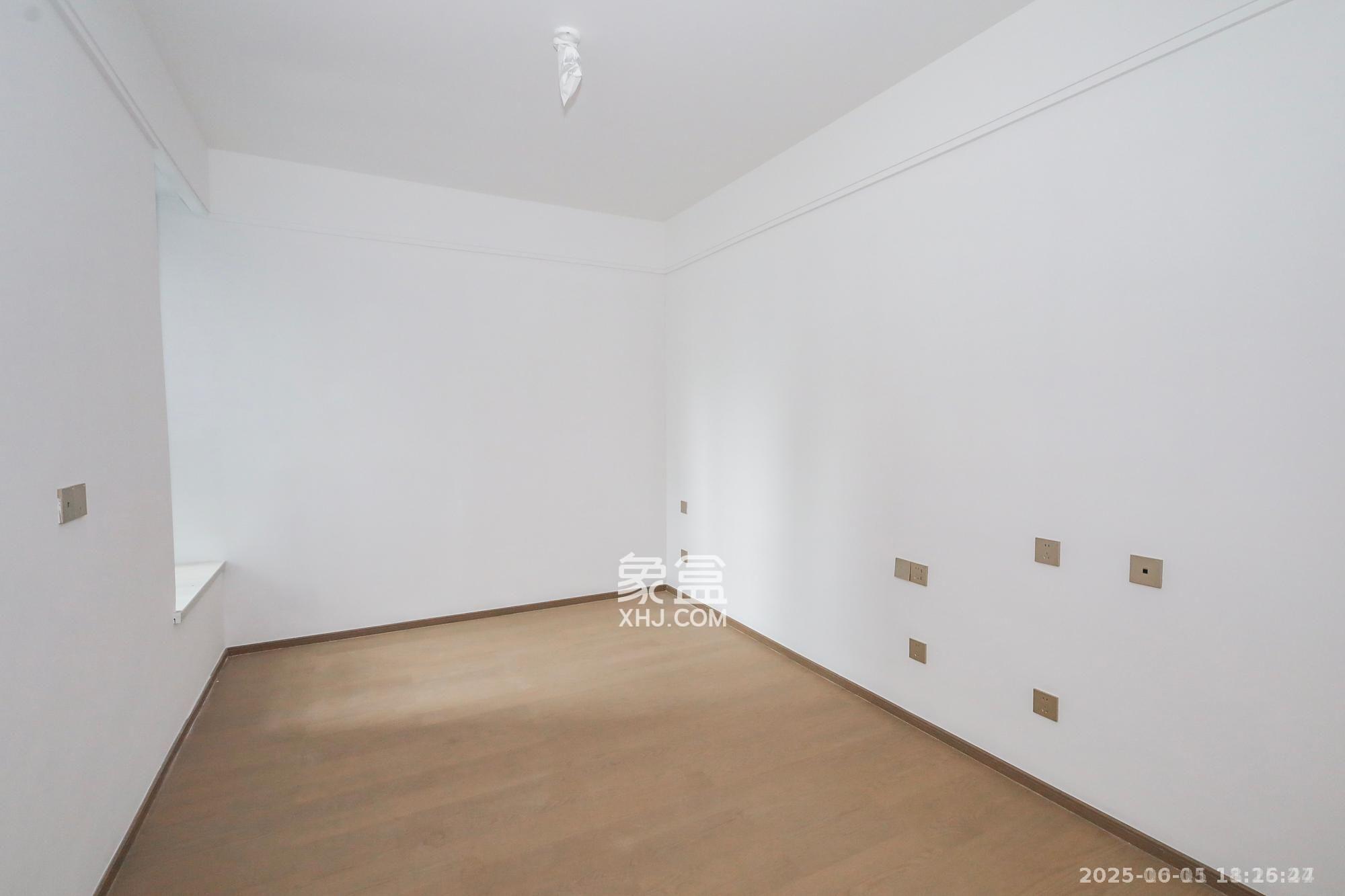 复地滨江金融中心 3室2厅2卫 3800.0元/月 复地滨江金融中心 3室2厅2卫 3800.0元/月室内图