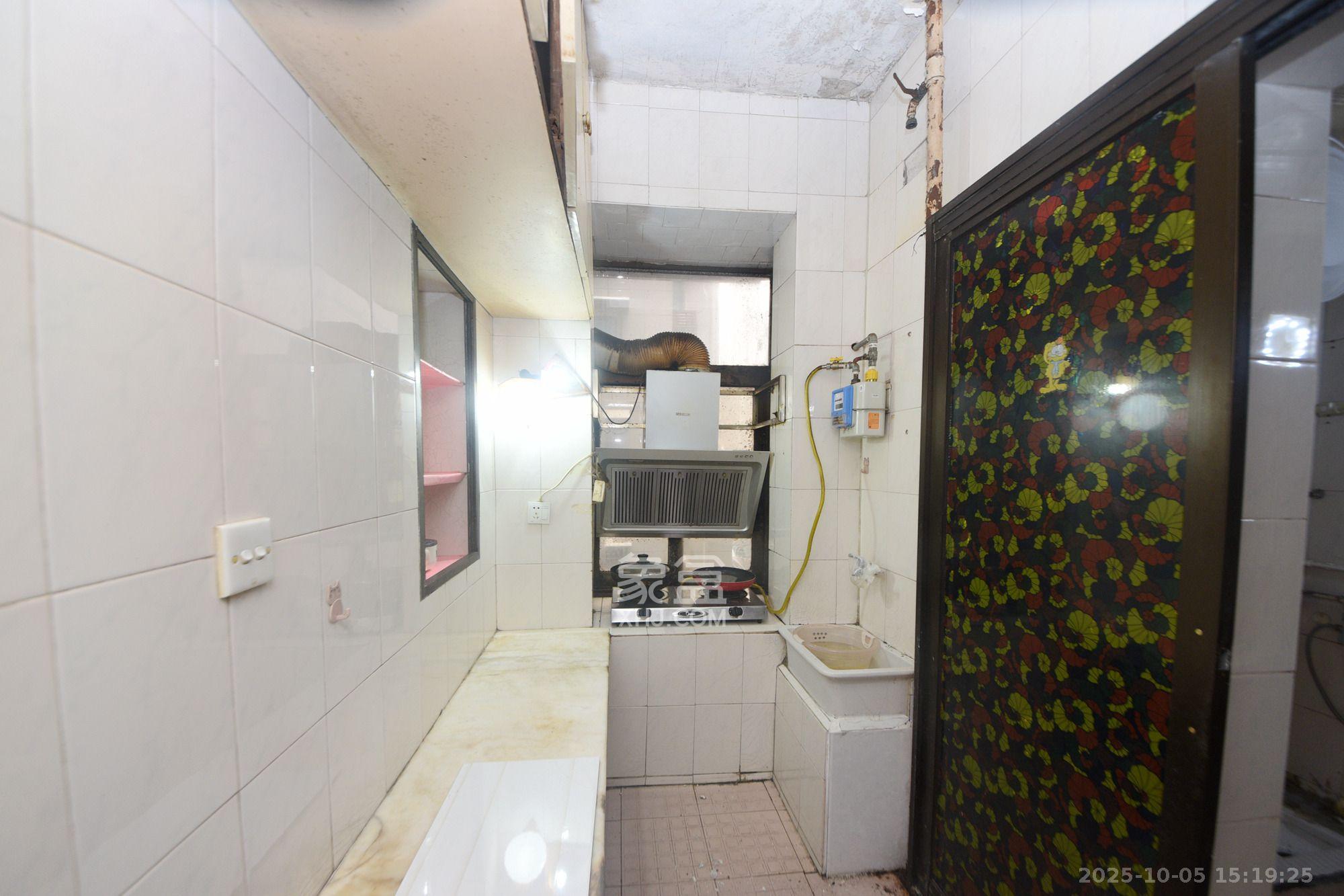 湖南省歌舞剧院宿舍  3室1厅1卫    3400.0元/月室内图