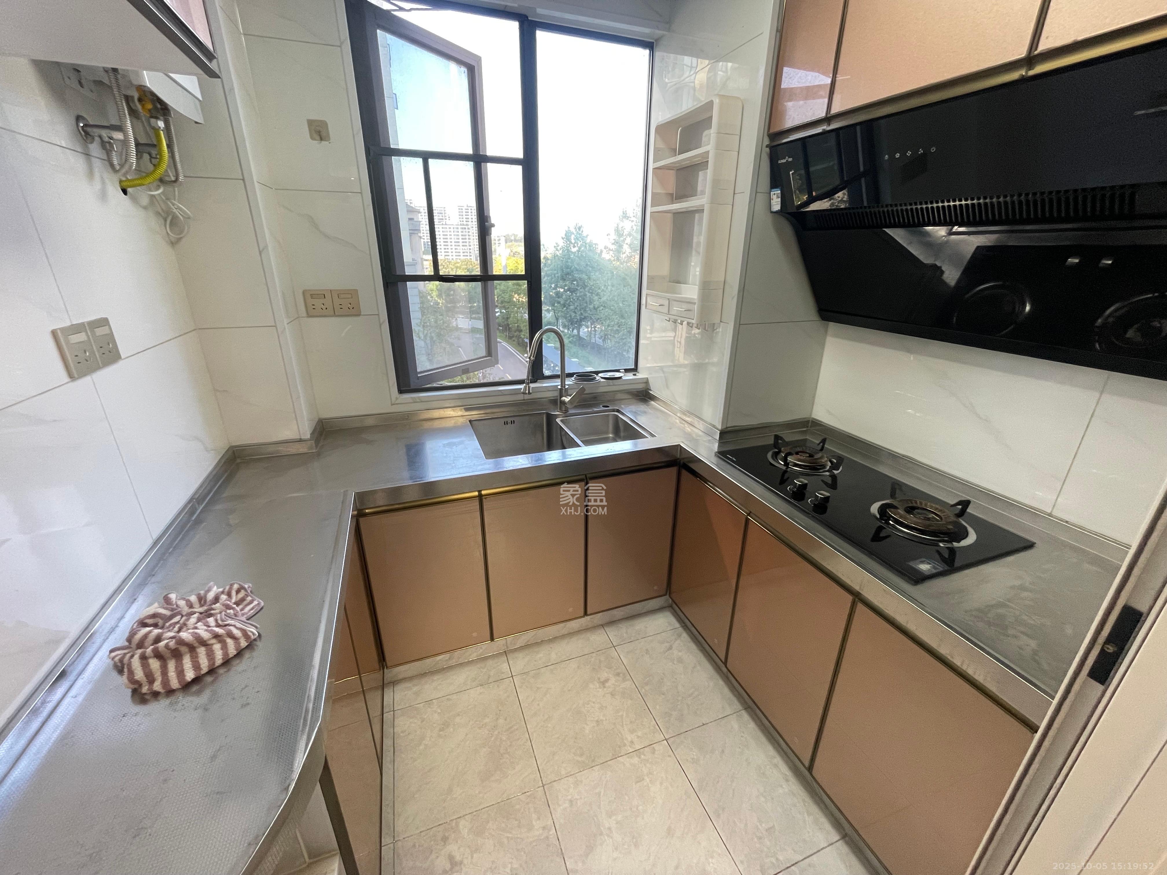 谷峰安置小区(惟德园) 2室2厅1卫 2000.00元/月 谷峰安置小区(惟德园) 2室2厅1卫 2000.00元/月室内图