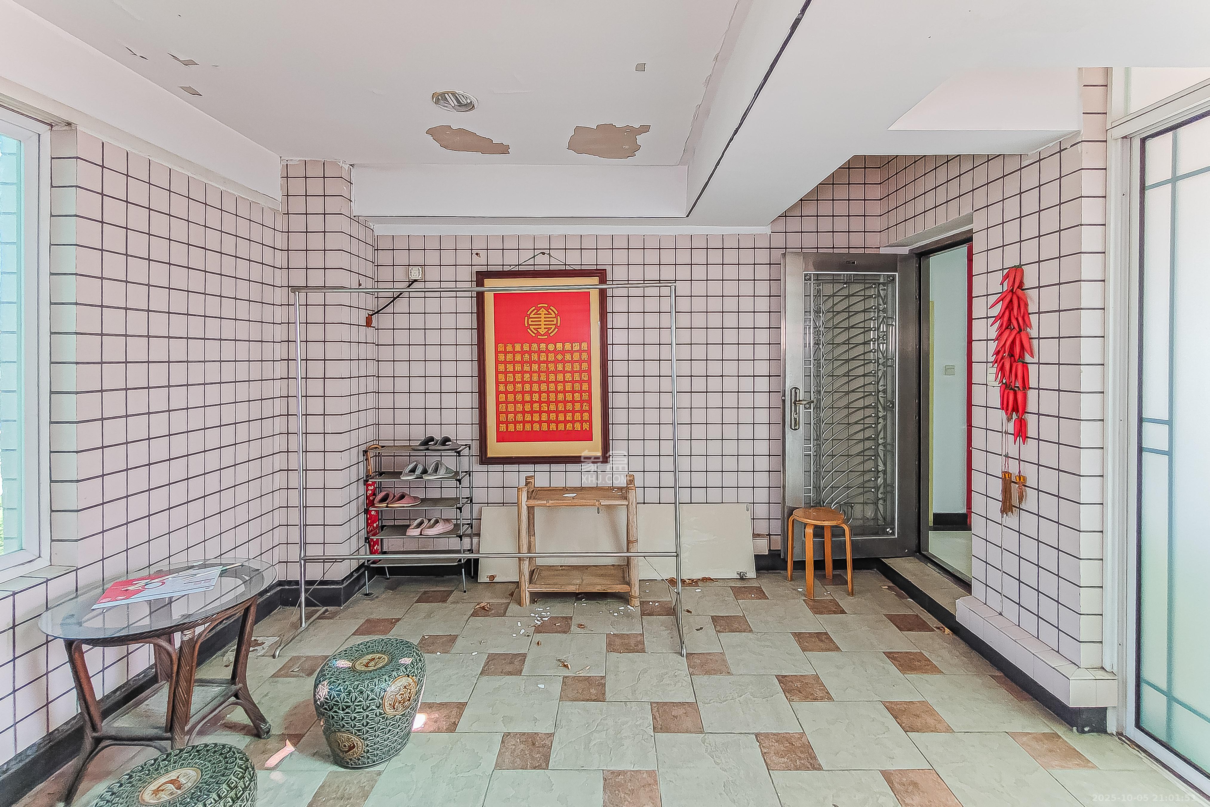 明媚星城 5室2厅2卫 150.0万 明媚星城 5室2厅2卫 150.0万卧室