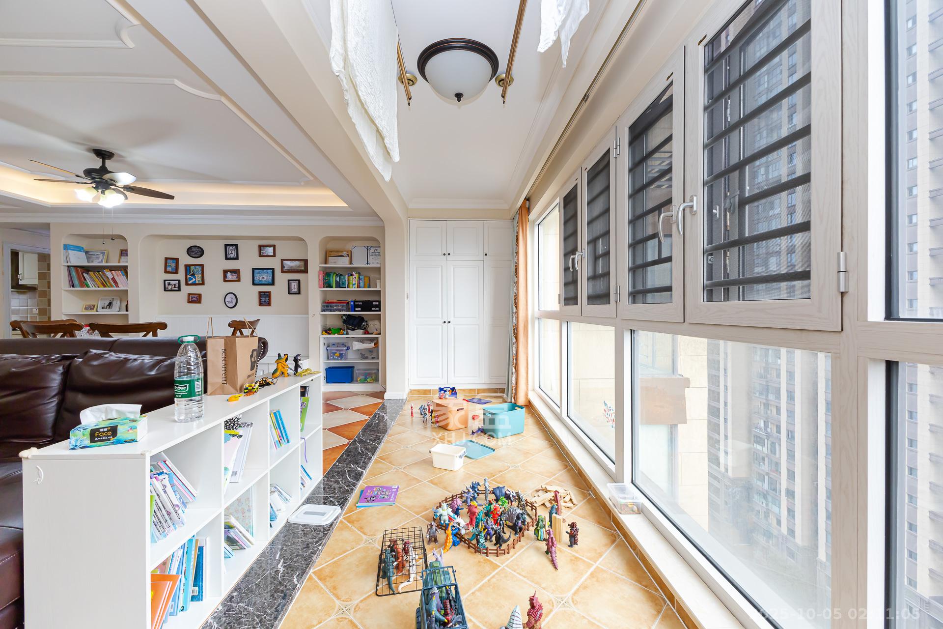 龙湖湘风原著（龙湖湘风星城）  4室2厅2卫    123.0万阳台