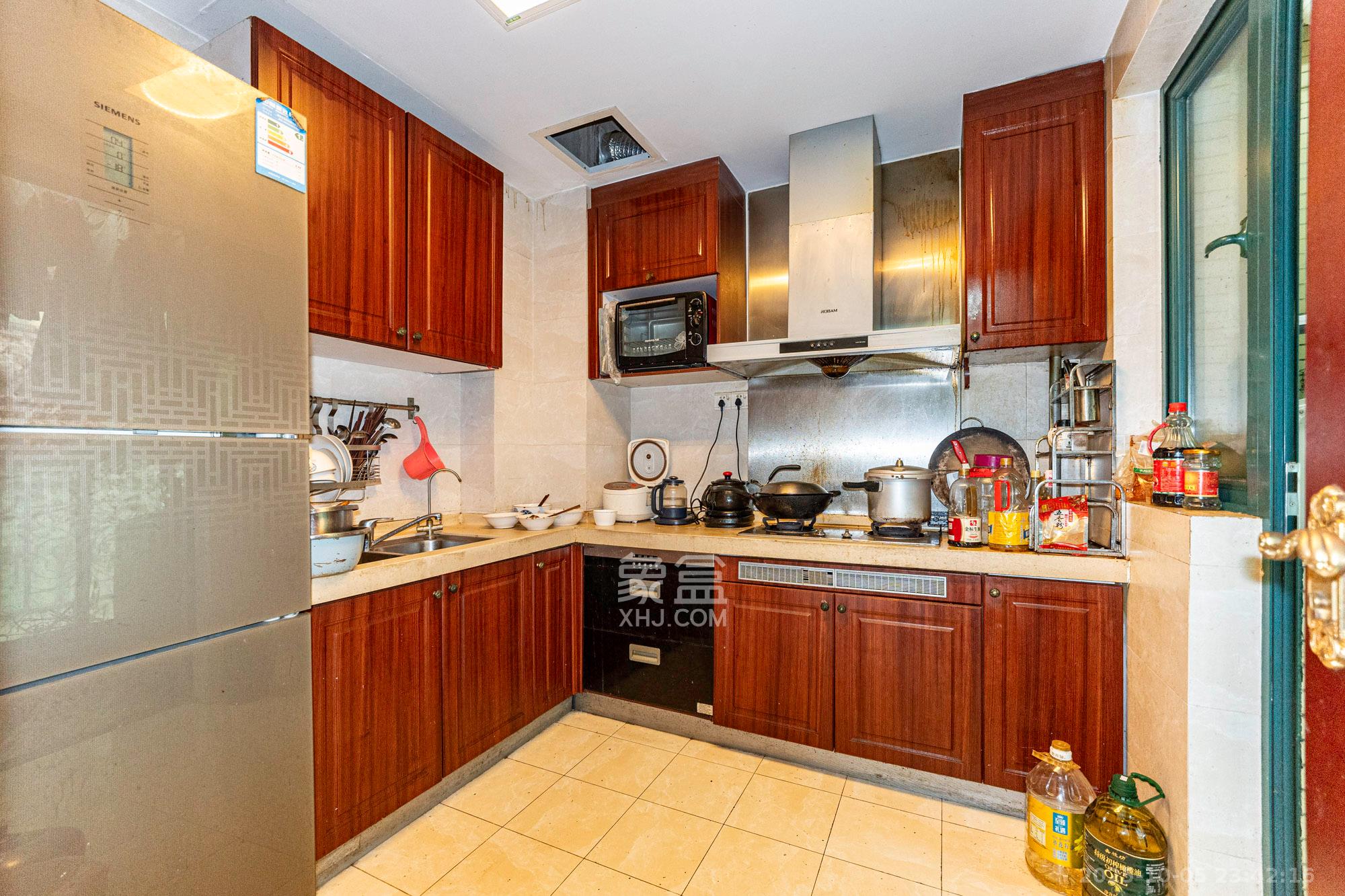 恒大翡翠华庭  3室2厅2卫    80.8万厨房