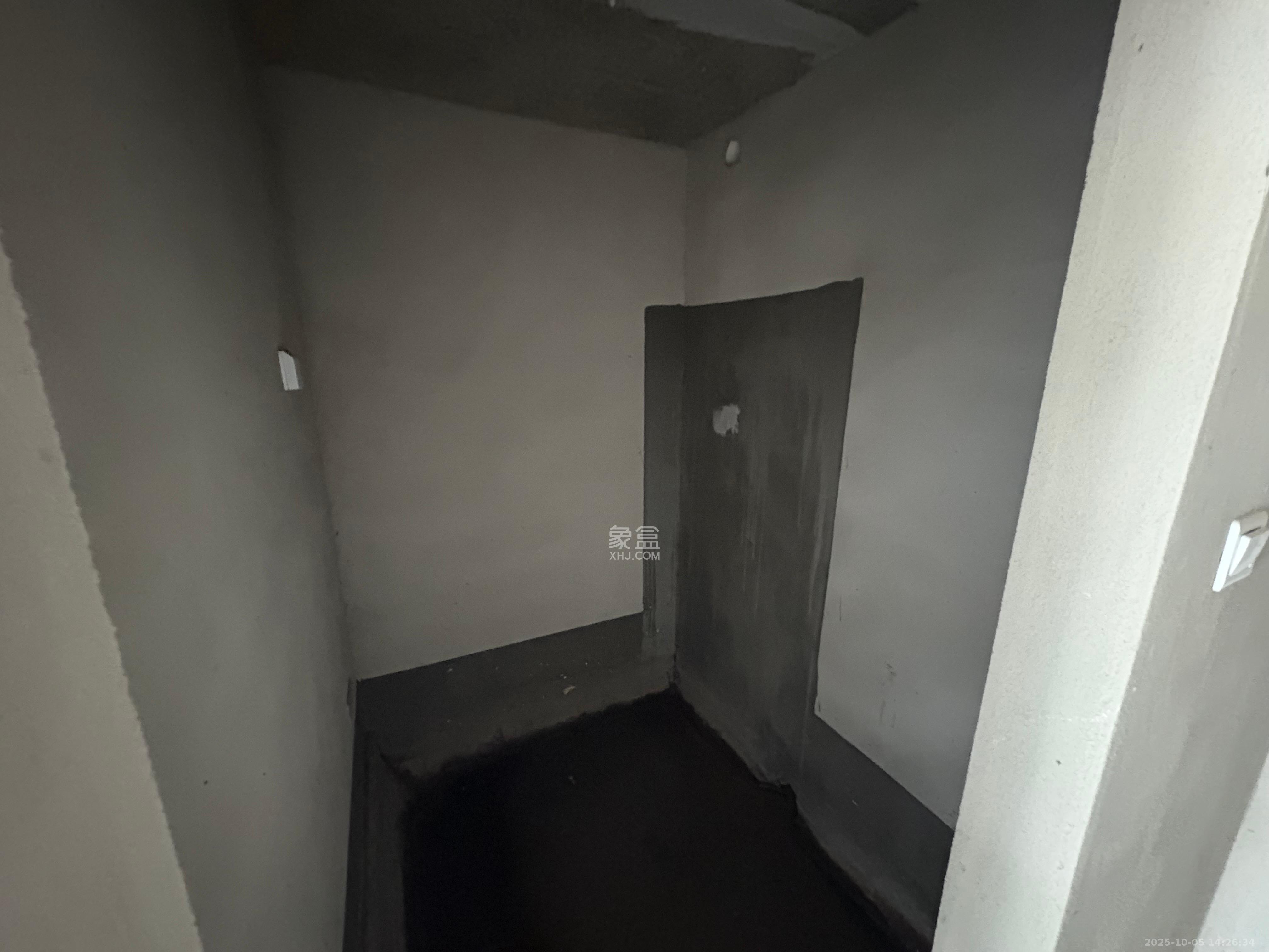 荣盛城 4室2厅1卫 1500.0元/月 荣盛城 4室2厅1卫 1500.0元/月室内图