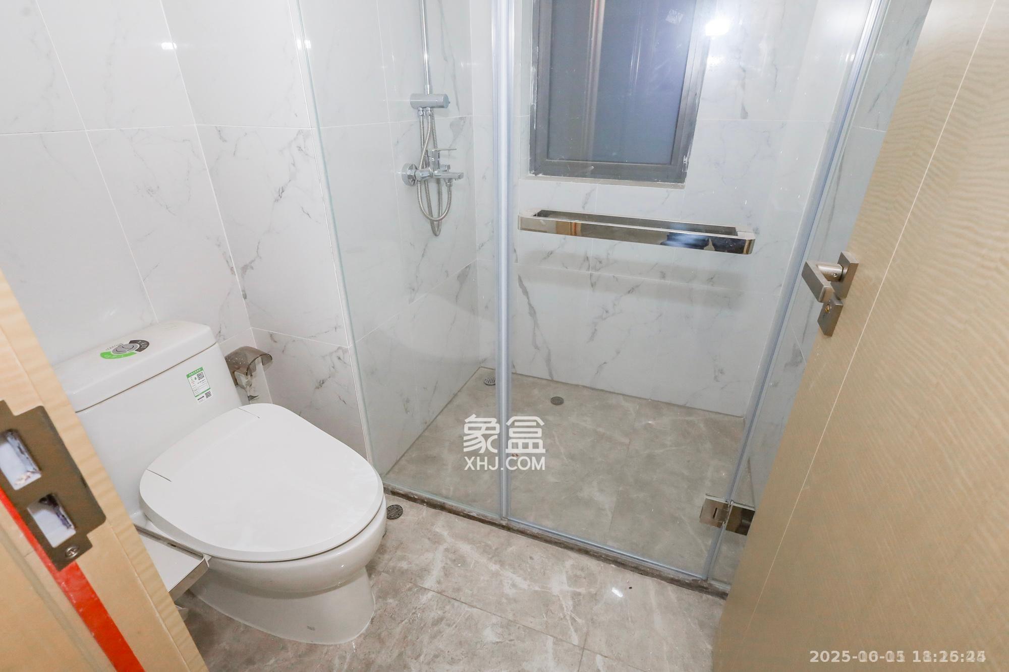 复地滨江金融中心 3室2厅2卫 3800.0元/月 复地滨江金融中心 3室2厅2卫 3800.0元/月室内图