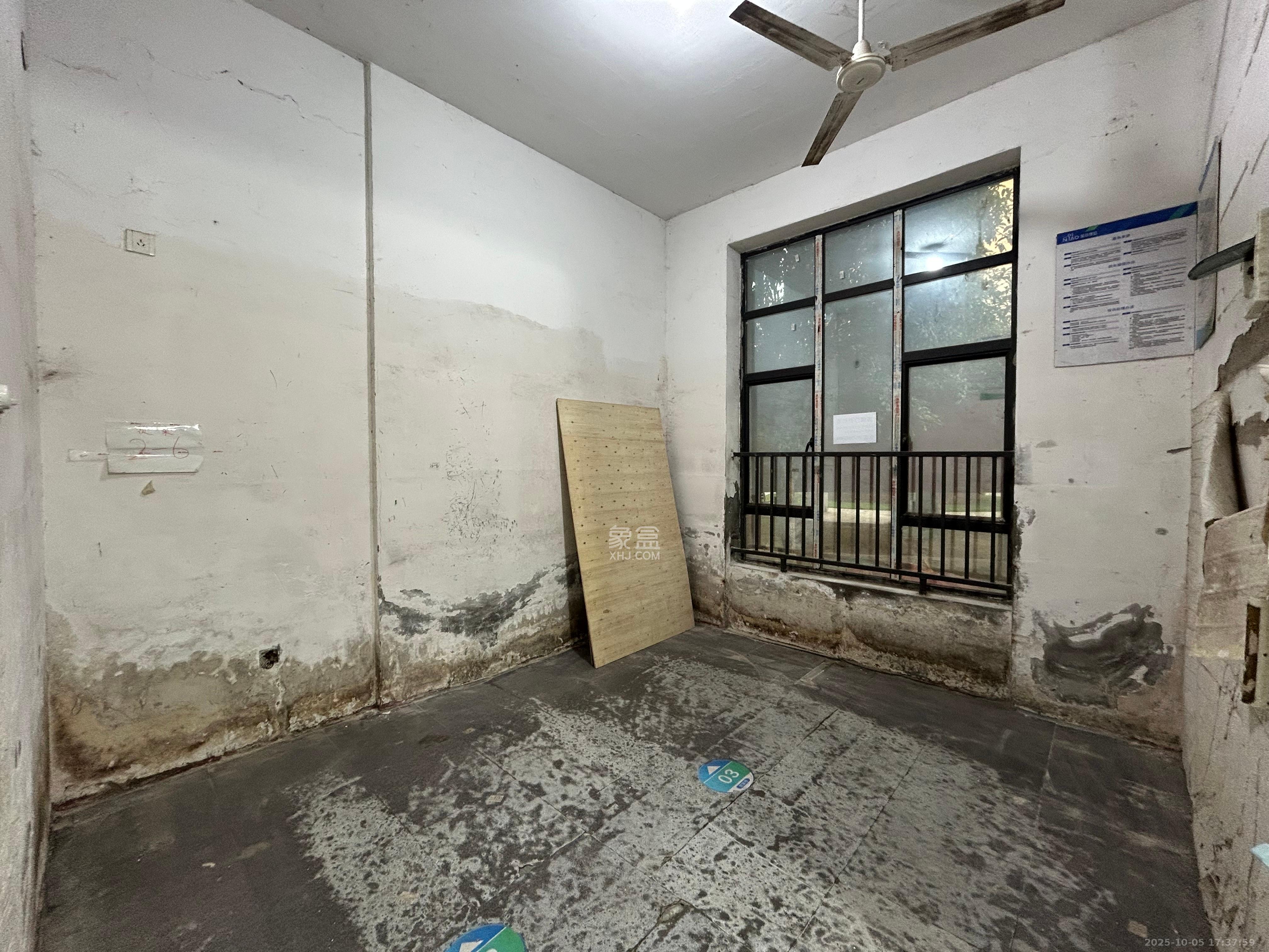 天元涉外景园C区  1室1厅1卫    3000.0元/月室内图