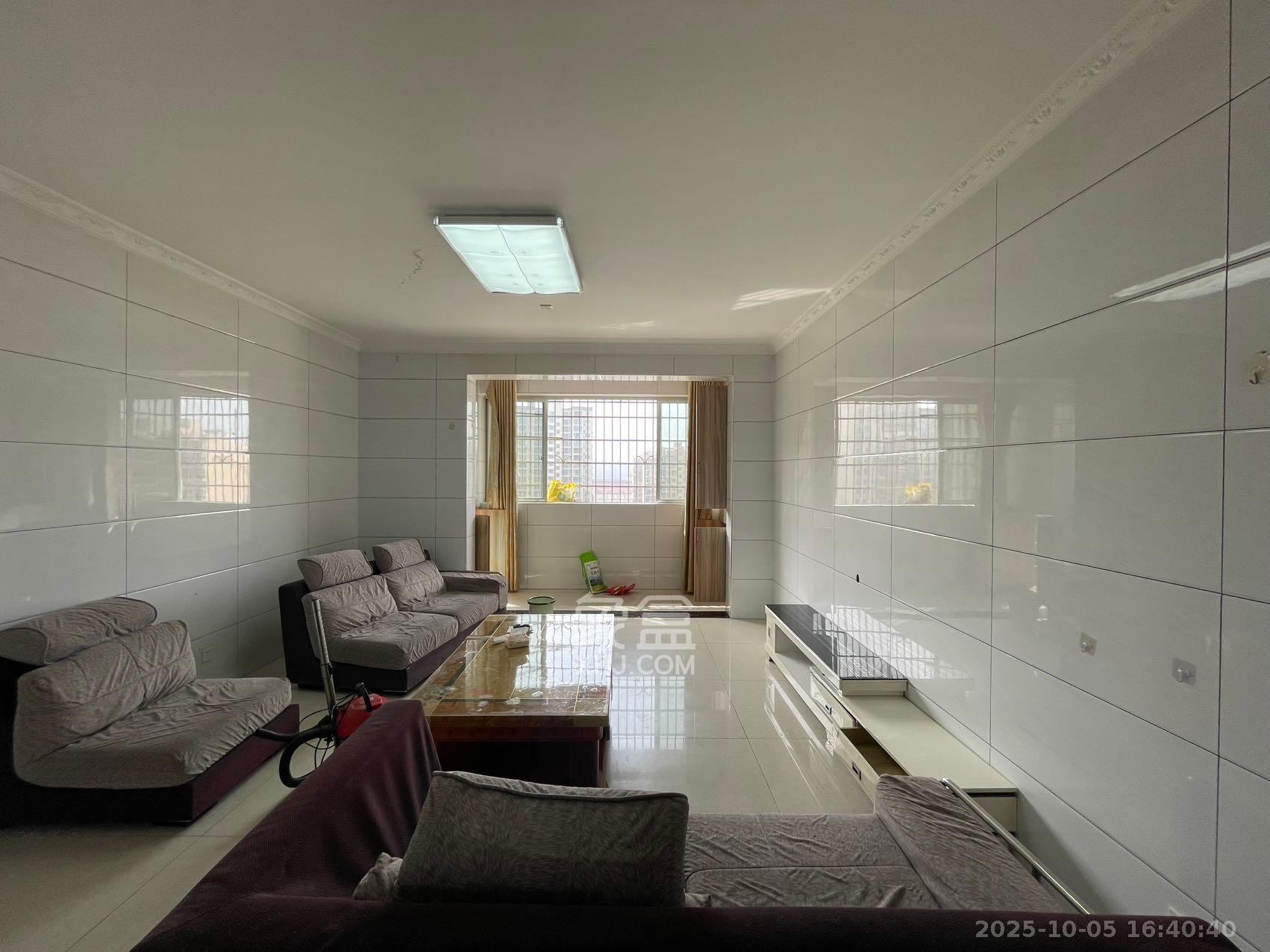 先锋新宇 3室2厅2卫 2500.0元/月 先锋新宇 3室2厅2卫 2500.0元/月室内图