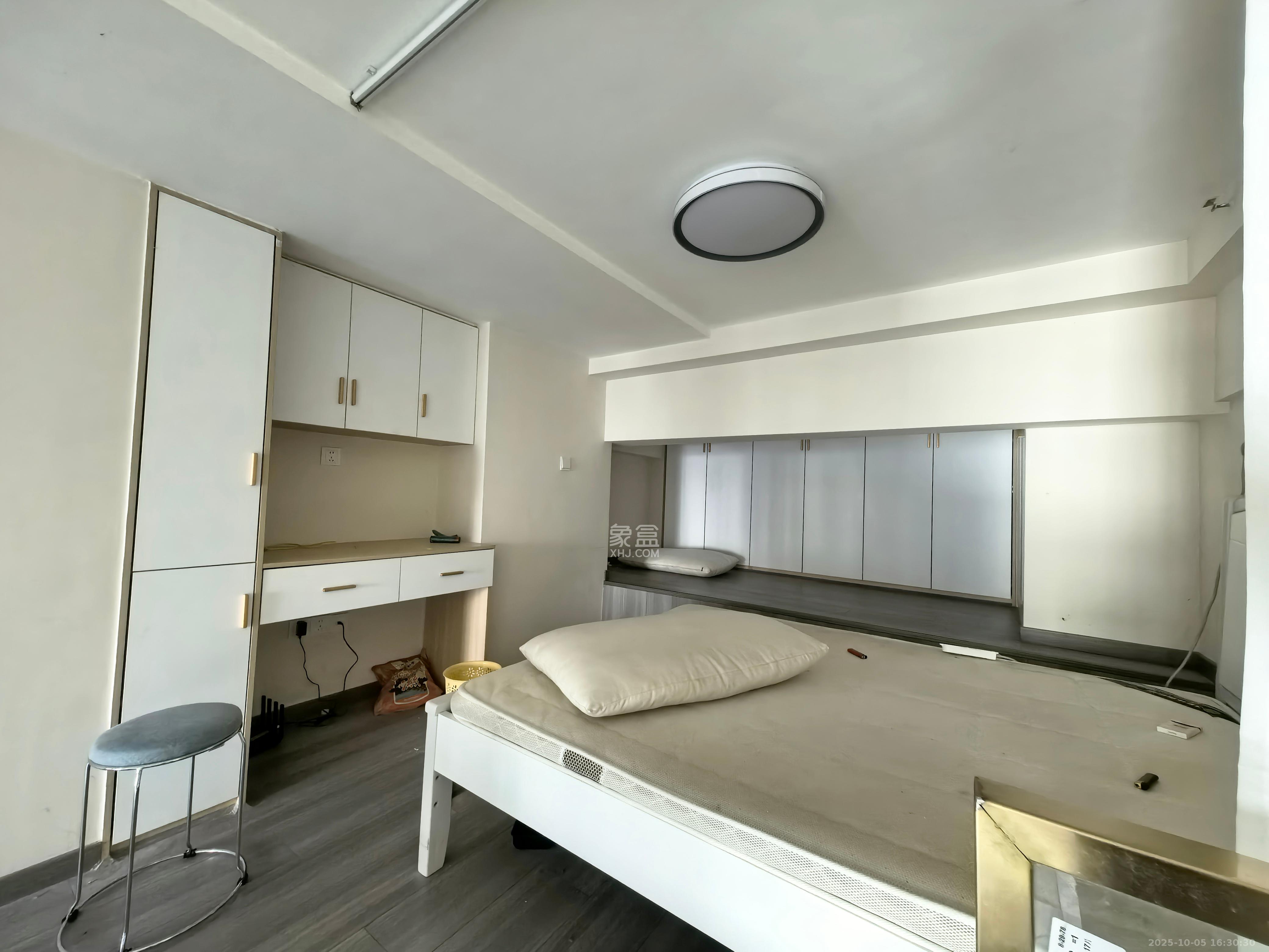 中海阅溪府  2室1厅1卫   2200.00元/月室内图