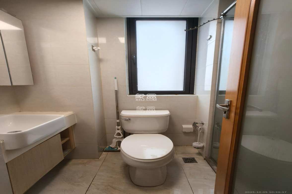 中海国际二期  1室1厅1卫    1300.0元/月 中海国际二期  1室1厅1卫    1300.0元/月室内图