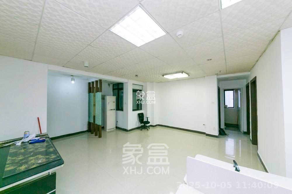 鑫远杰座 3室2厅1卫 2300.0元/月 鑫远杰座 3室2厅1卫 2300.0元/月室内图