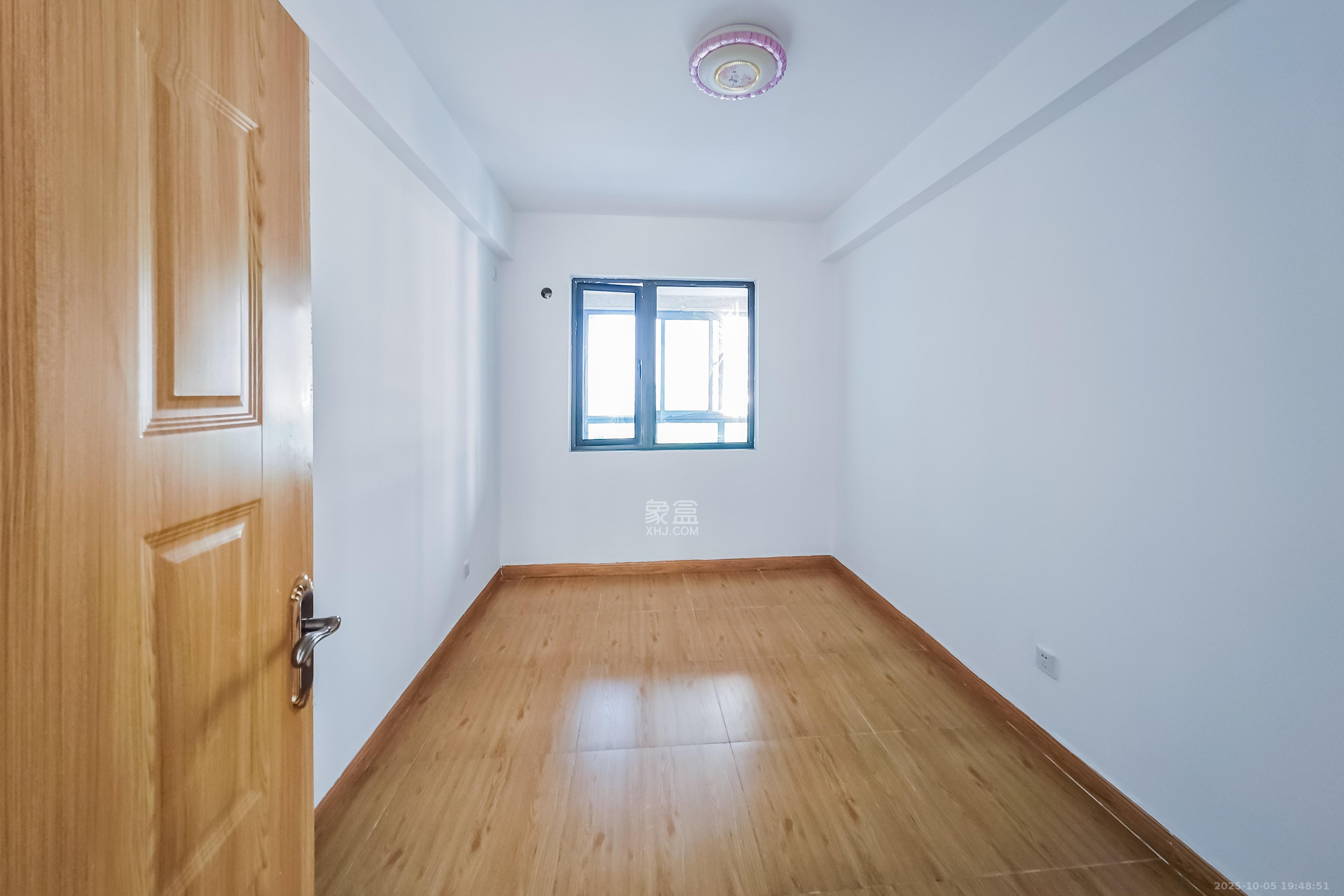 明昇壹城（明昇时代广场）一期  3室2厅2卫    149.3万卧室