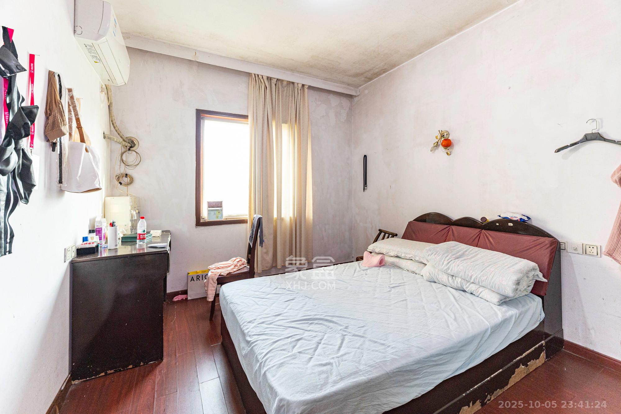 中南汽车世界 3室2厅2卫 32.0万 中南汽车世界 3室2厅2卫 32.0万卧室