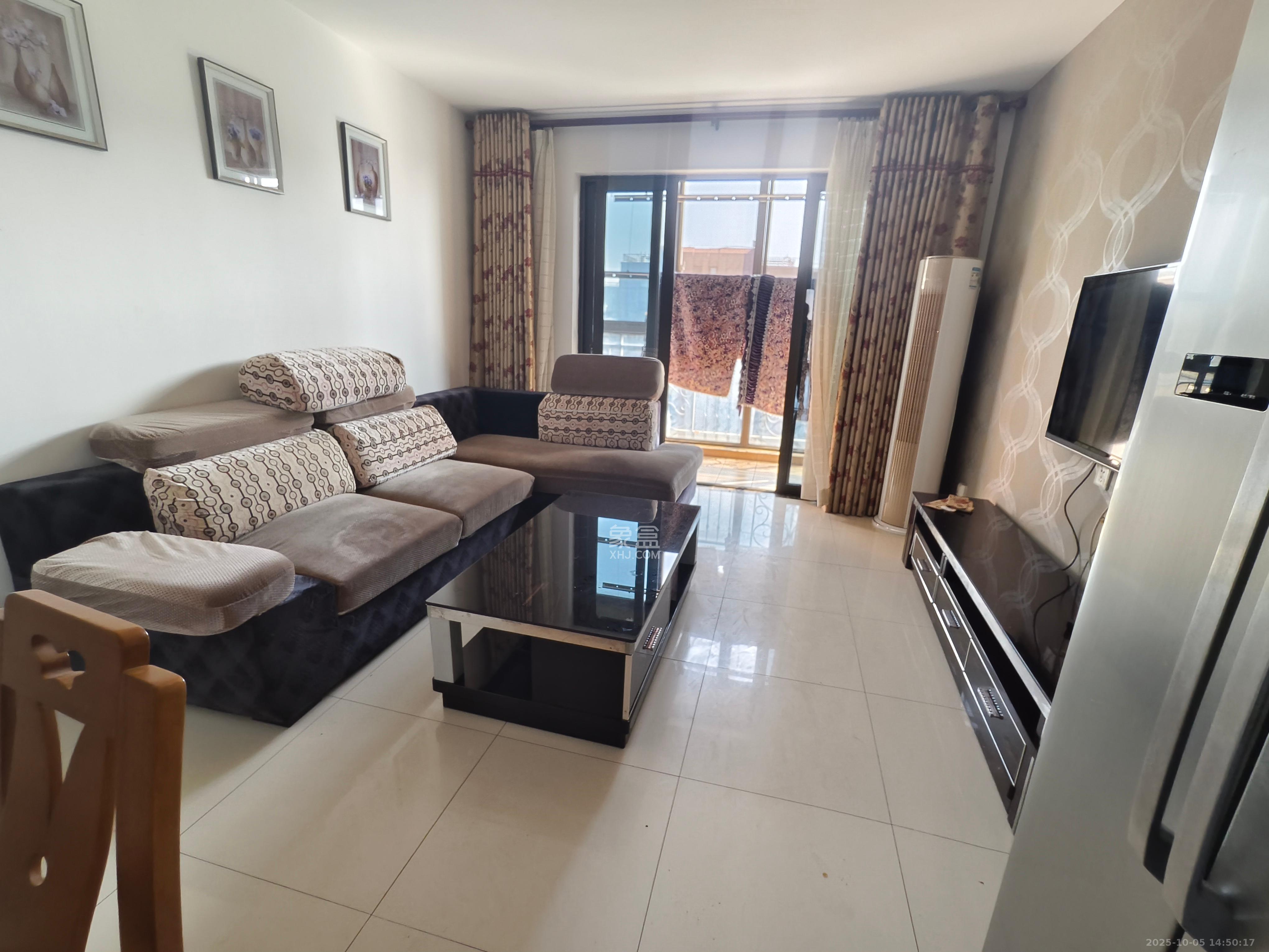 绿地公馆(绿地名邸) 3室2厅1卫 2500.0元/月 绿地公馆(绿地名邸) 3室2厅1卫 2500.0元/月室内图