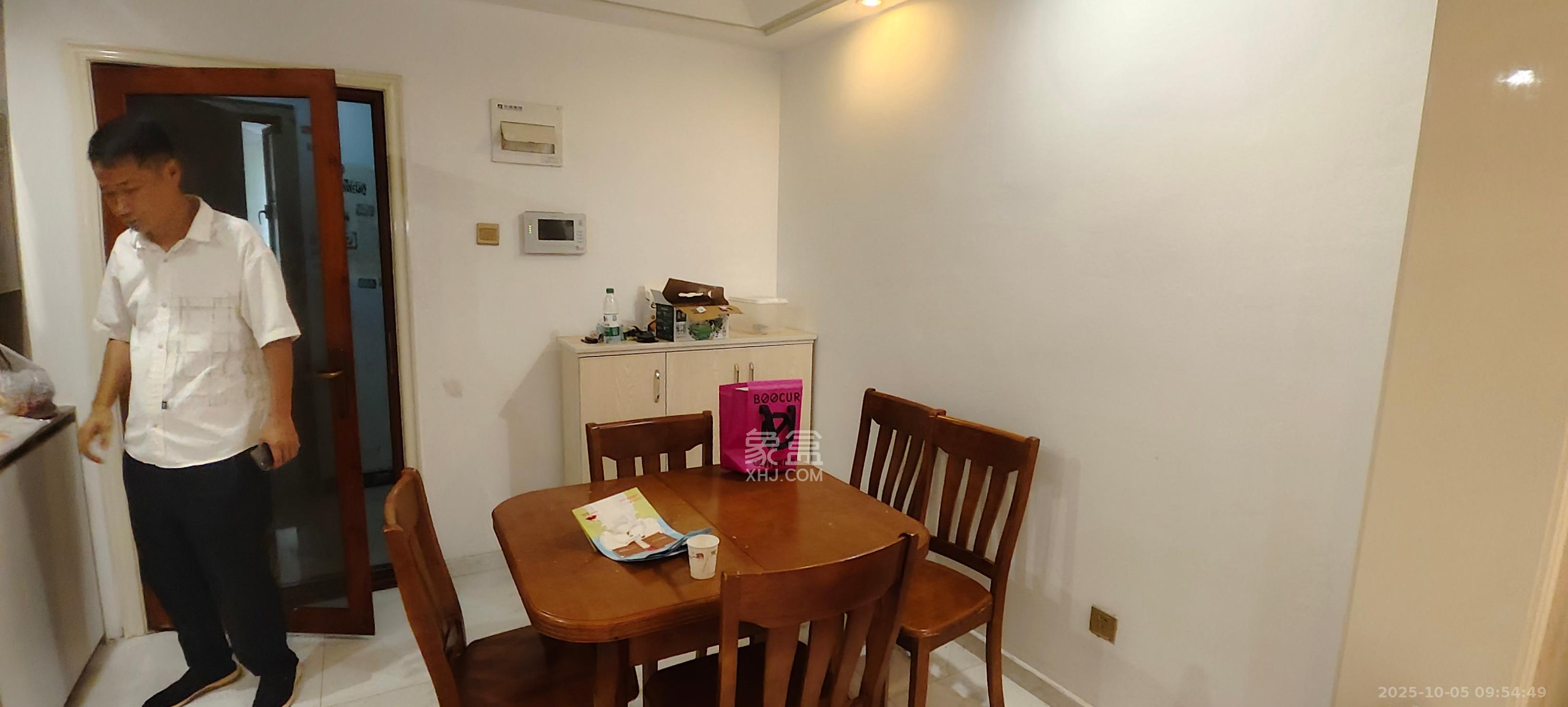 长房时代城  3室2厅1卫    2400.0元/月室内图