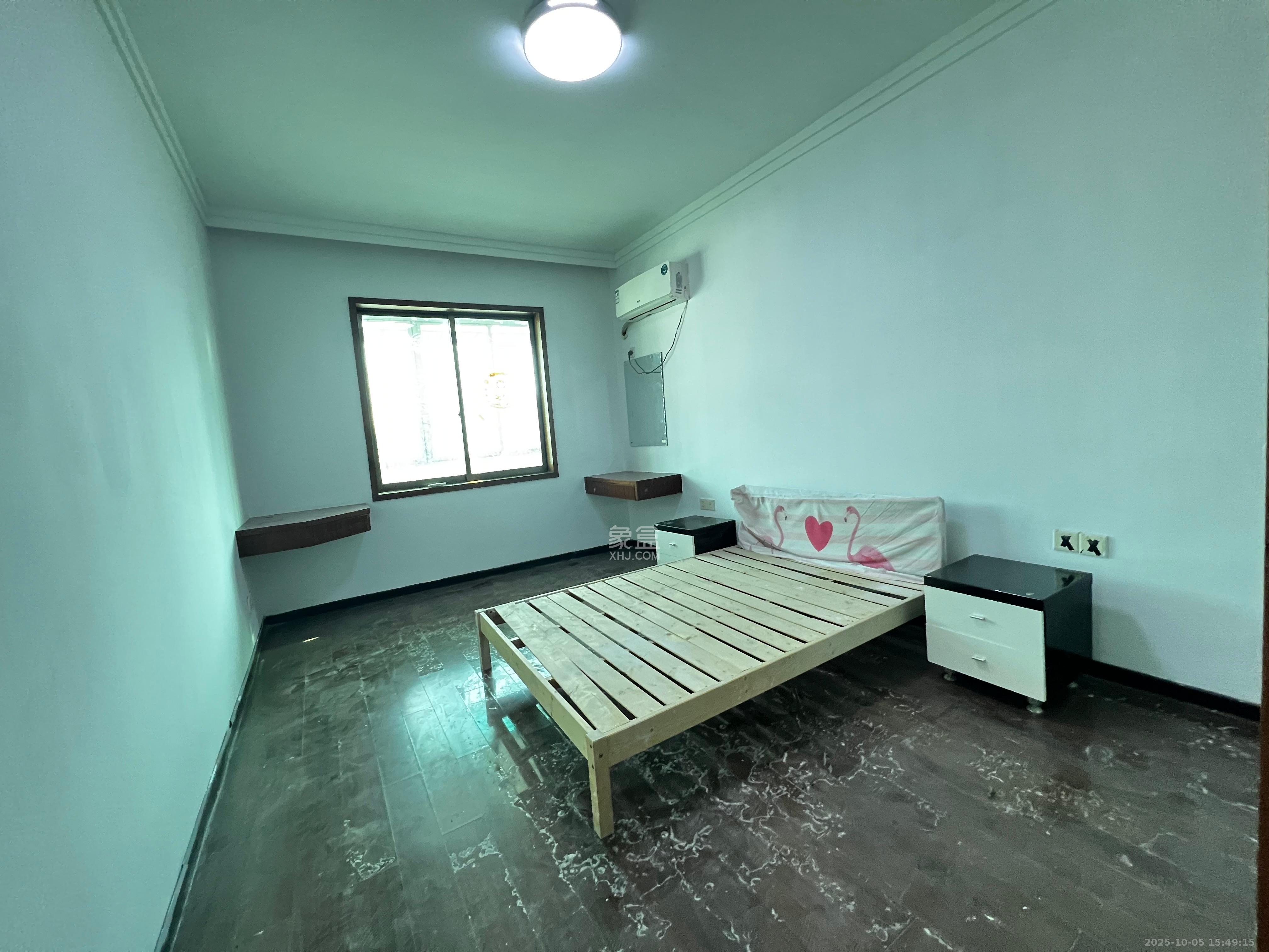 建湘新村  3室2厅1卫    2000.0元/月室内图