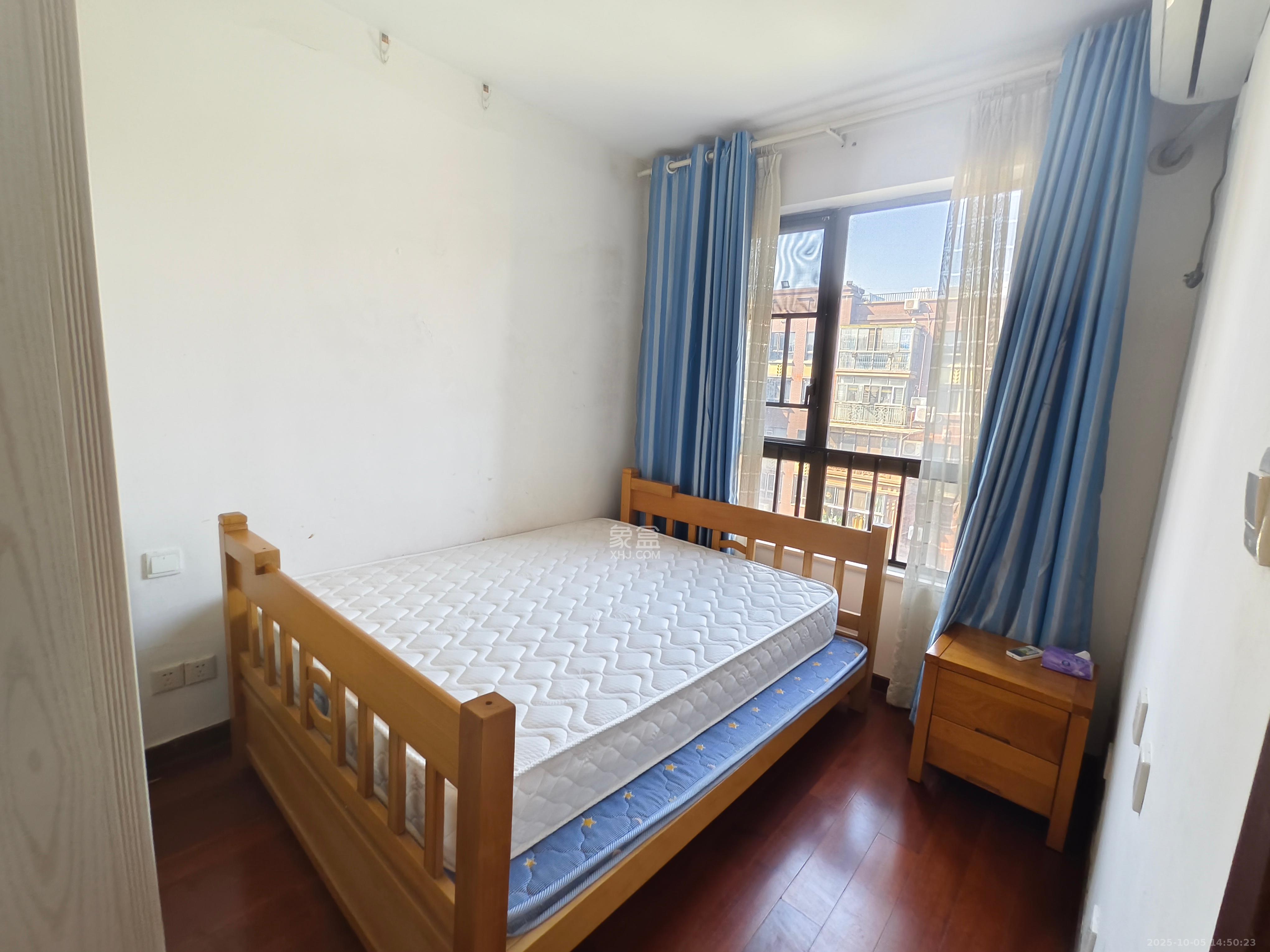 绿地公馆(绿地名邸) 3室2厅1卫 2500.0元/月 绿地公馆(绿地名邸) 3室2厅1卫 2500.0元/月室内图