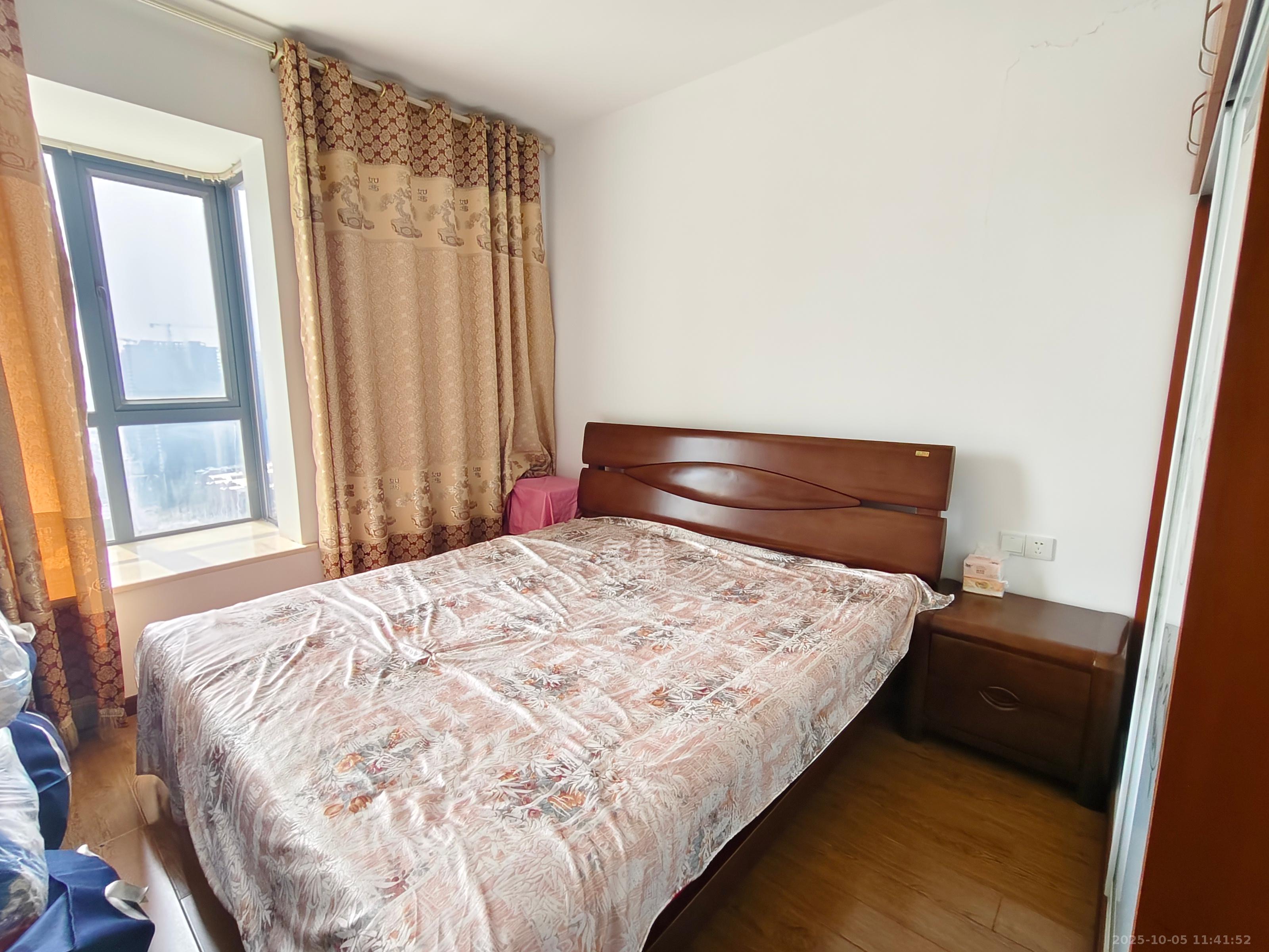 望兴嘉年华(望兴新苑) 2室2厅1卫 2200.0元/月 望兴嘉年华(望兴新苑) 2室2厅1卫 2200.0元/月室内图