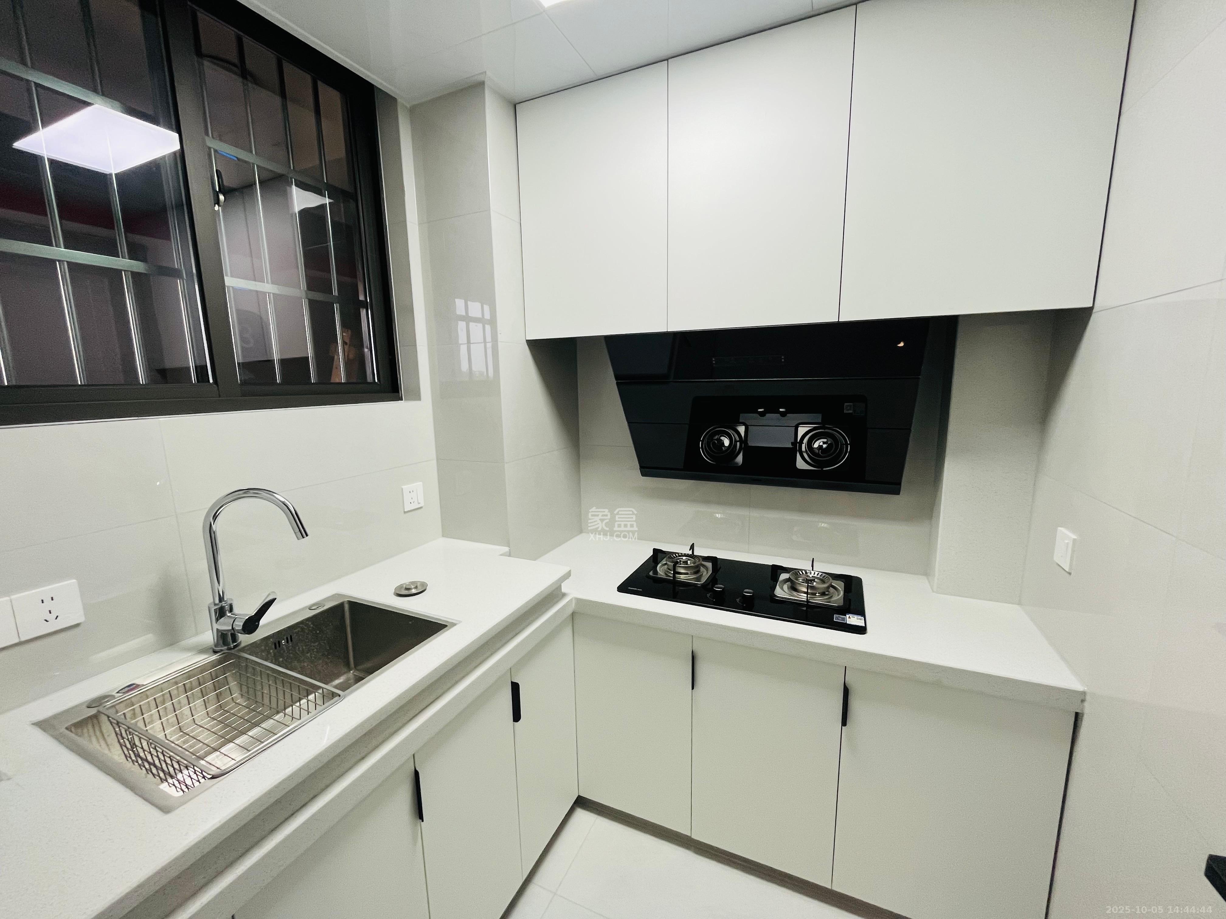 嘉雨兴园  1室1厅1卫    1900.0元/月室内图