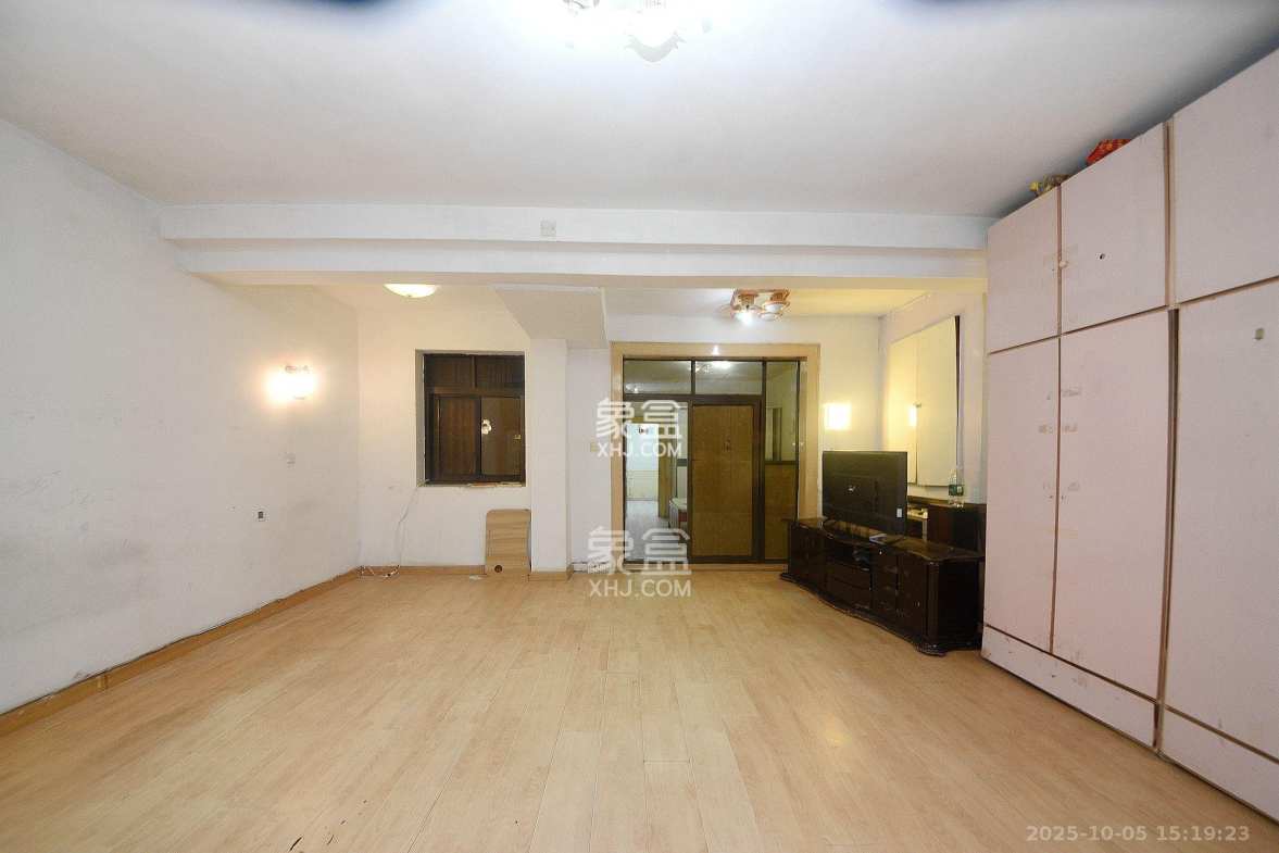 湖南省歌舞剧院宿舍 3室1厅1卫 3400.0元/月 湖南省歌舞剧院宿舍 3室1厅1卫 3400.0元/月室内图