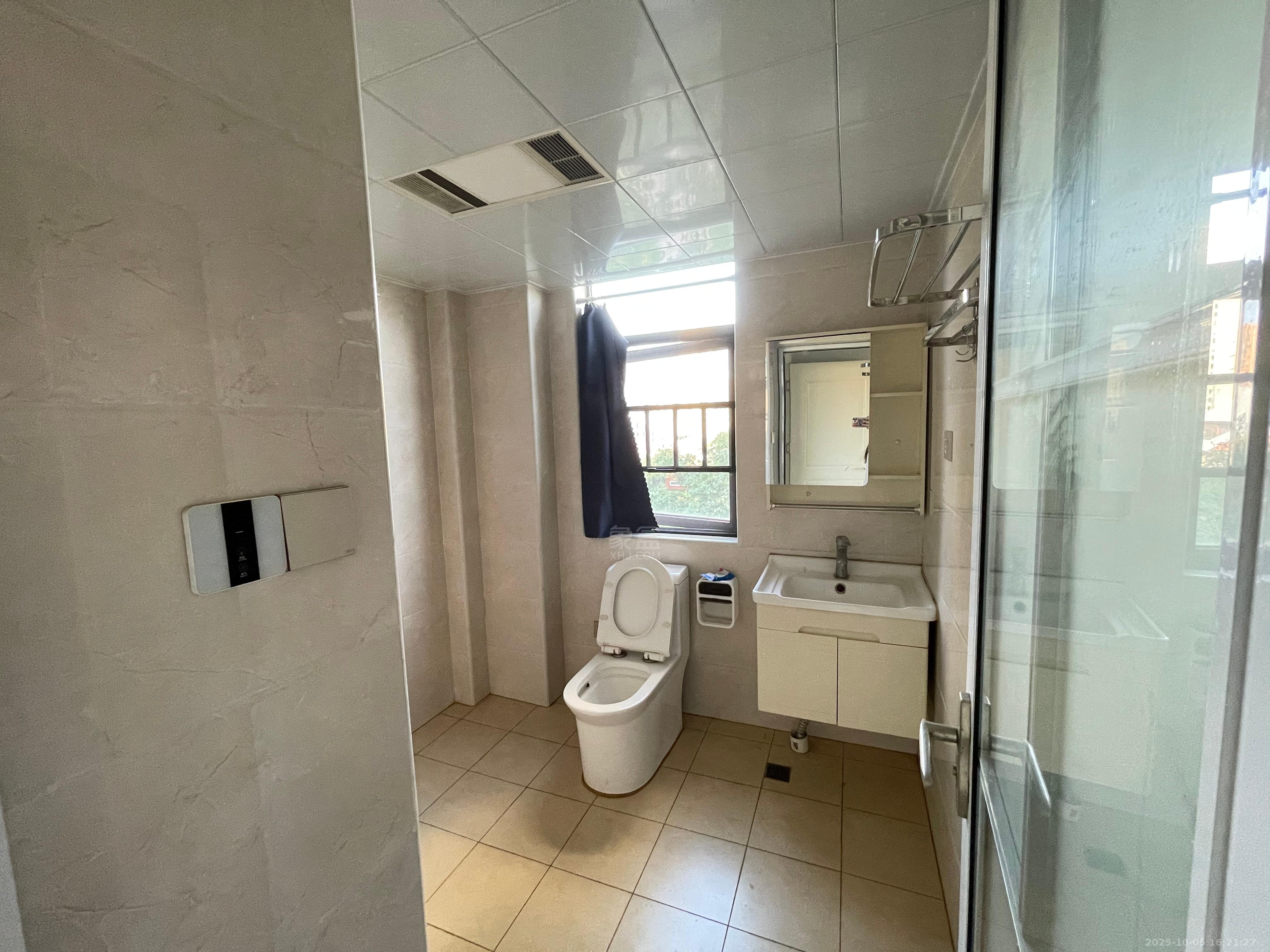 时代新城(翰林府) 3室2厅1卫 2000.0元/月 时代新城(翰林府) 3室2厅1卫 2000.0元/月室内图