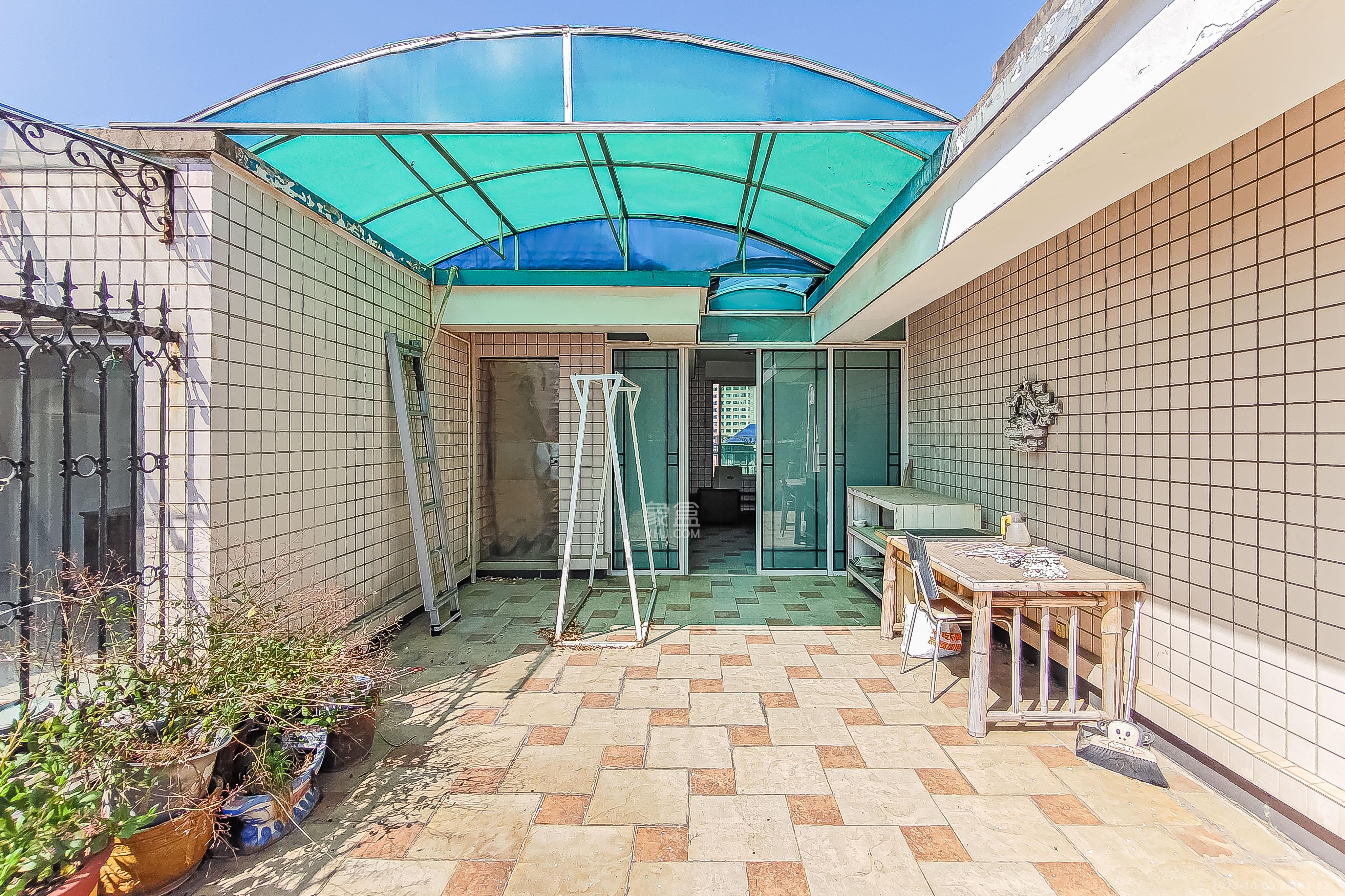 明媚星城 5室2厅2卫 150.0万 明媚星城 5室2厅2卫 150.0万阳台