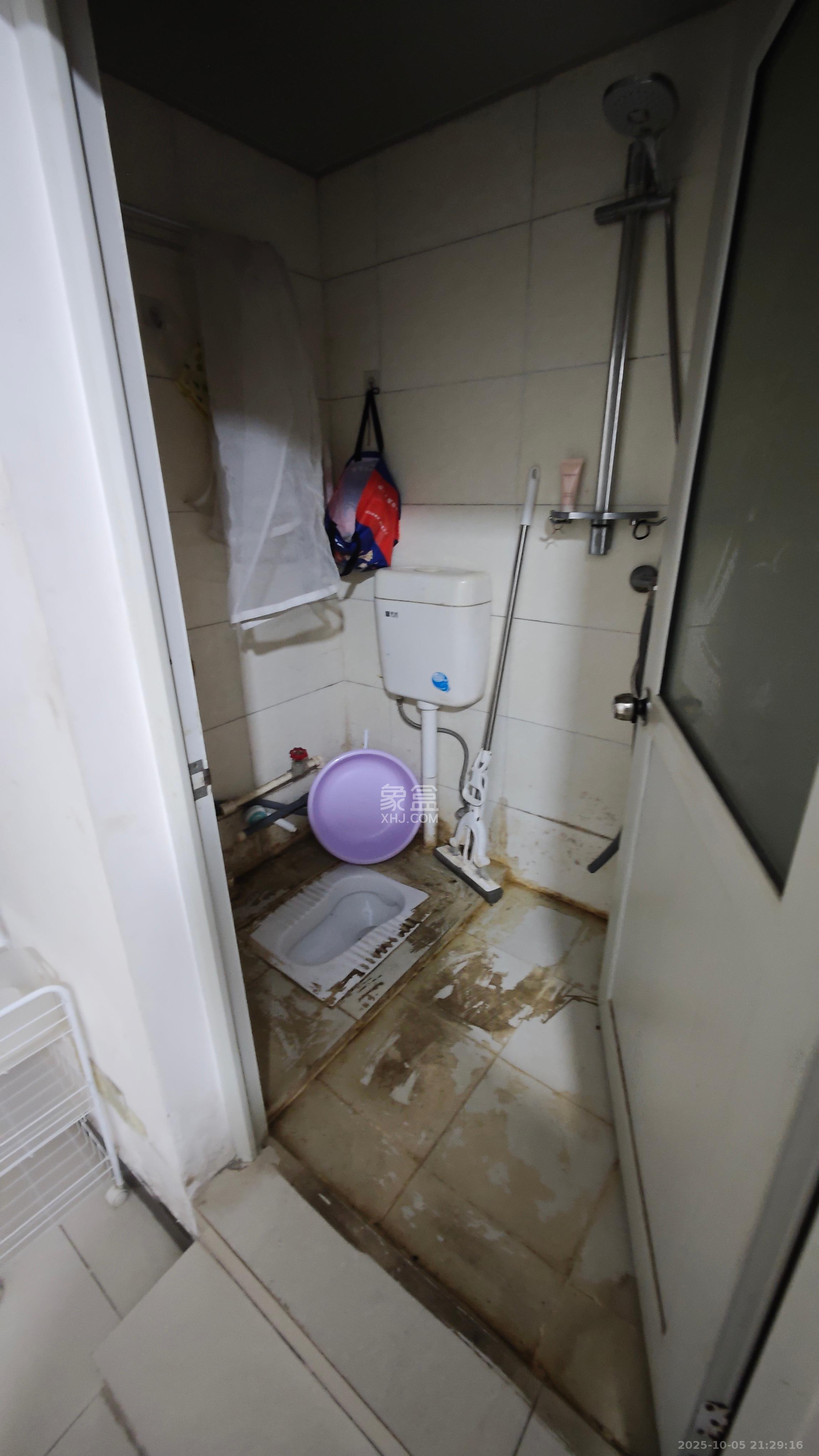 格林星城  3室2厅2卫    2600.0元/月室内图