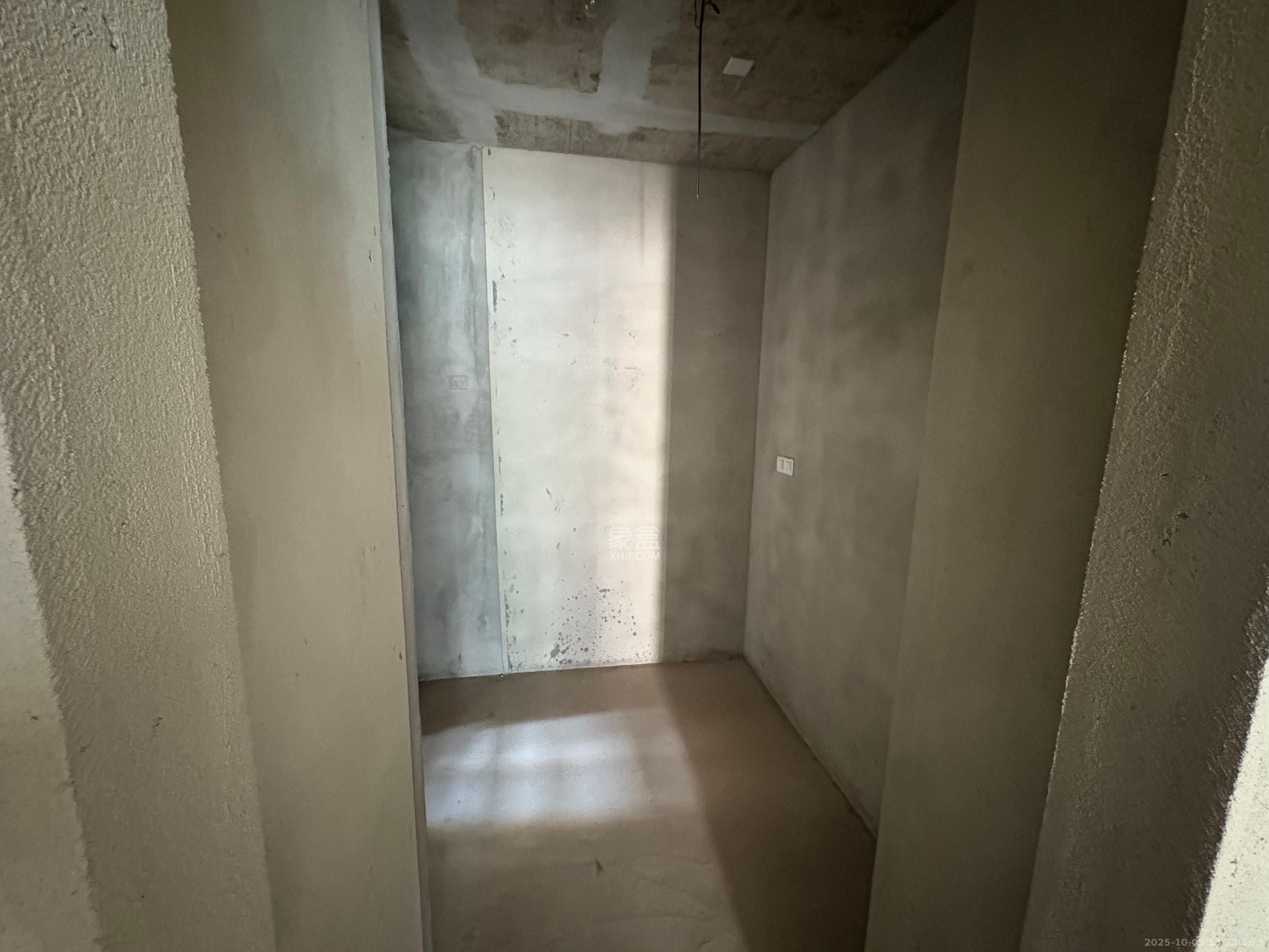 荣盛城 4室2厅1卫 1500.0元/月 荣盛城 4室2厅1卫 1500.0元/月室内图