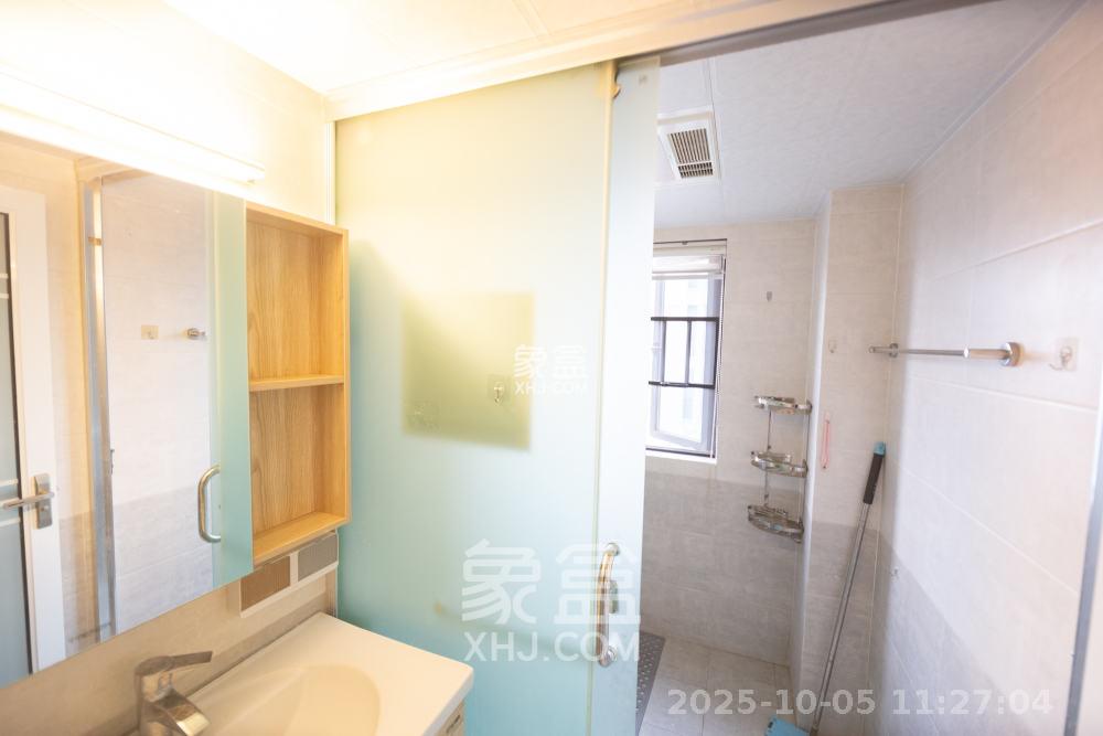 长房半岛蓝湾(观山月) 3室2厅1卫 2000.0元/月 长房半岛蓝湾(观山月) 3室2厅1卫 2000.0元/月室内图