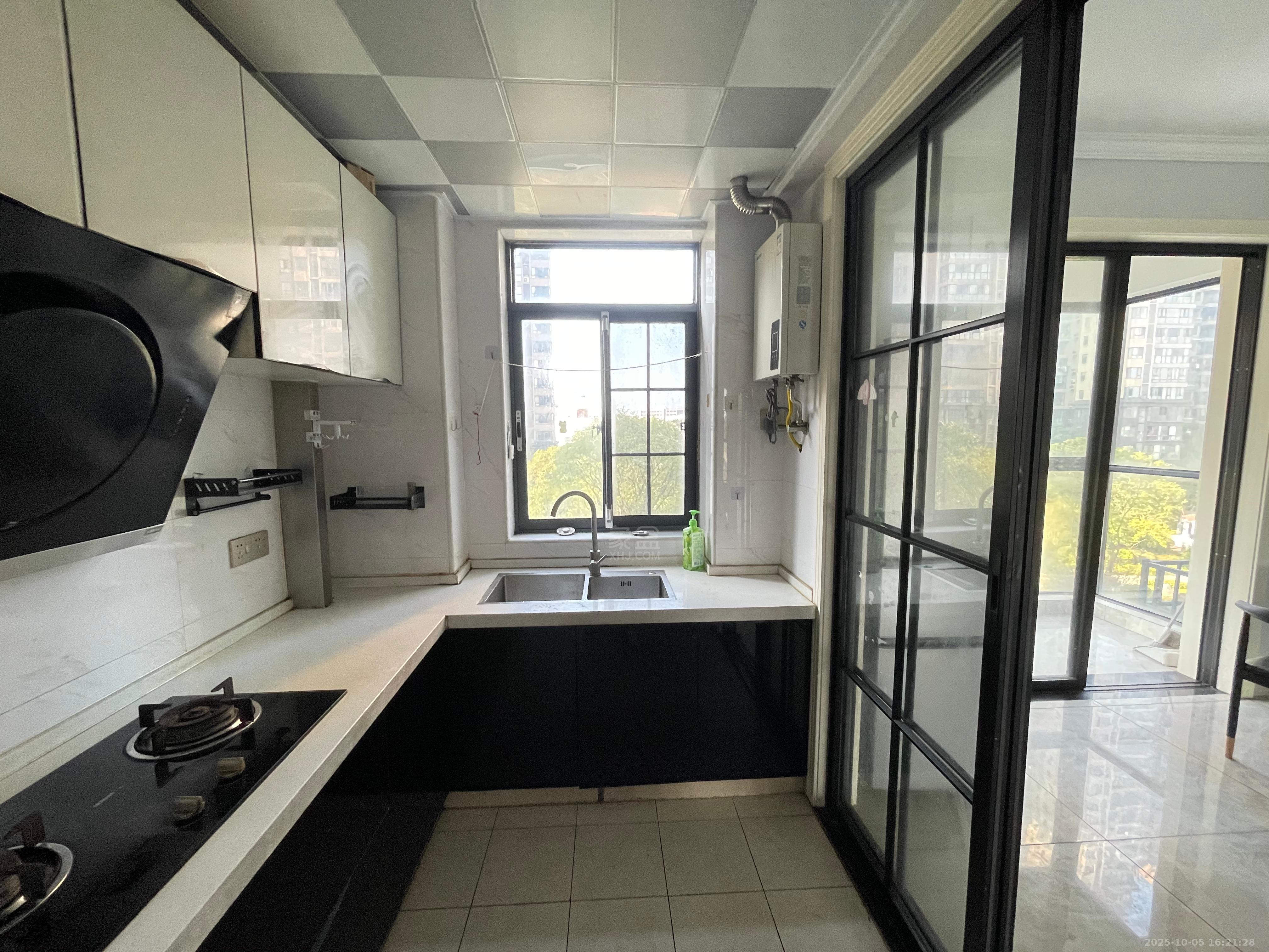 时代新城(翰林府) 3室2厅1卫 2000.0元/月 时代新城(翰林府) 3室2厅1卫 2000.0元/月室内图