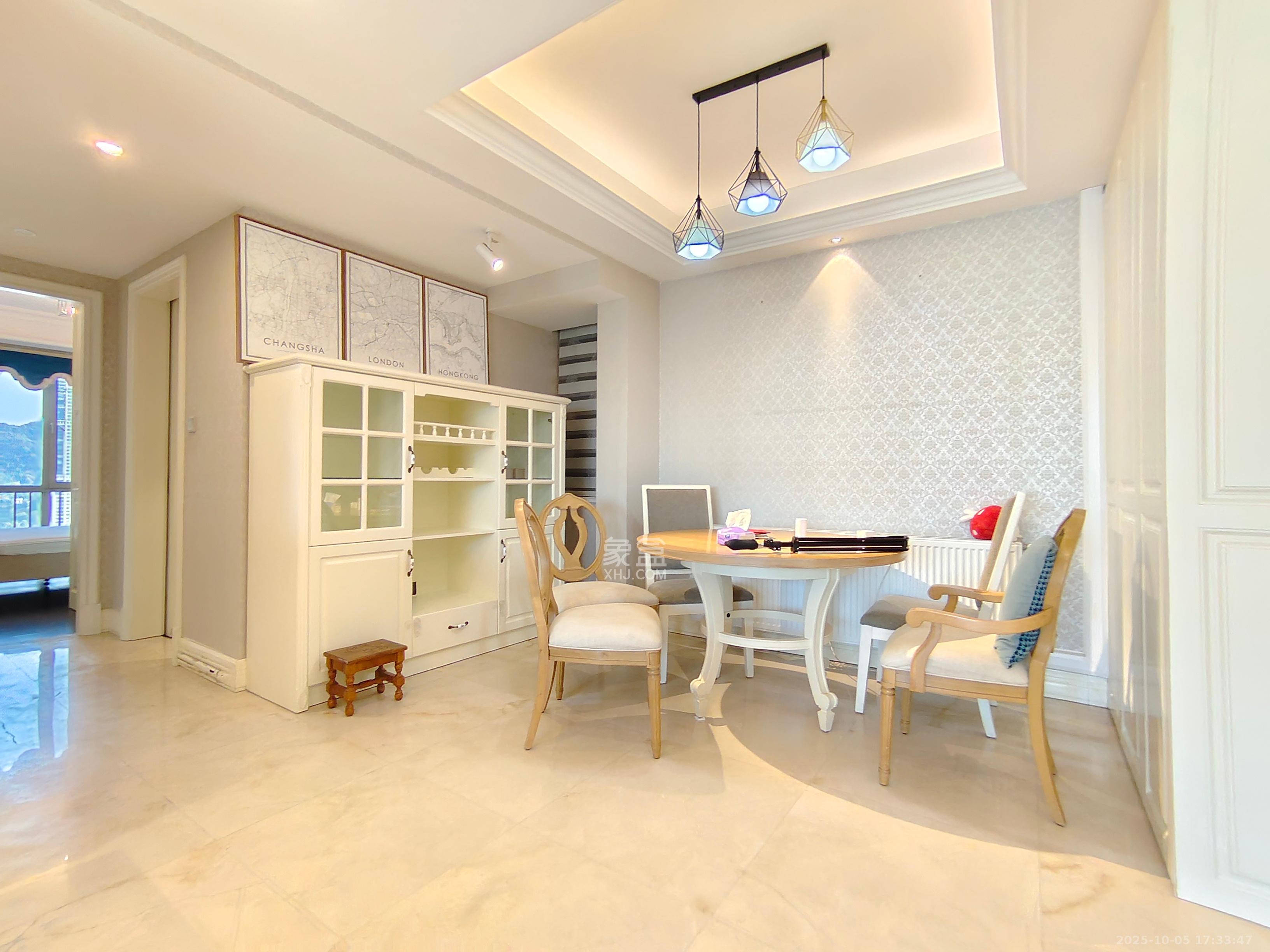 梅溪湖金茂府（金茂广场）（金茂览秀城）  3室2厅2卫    6500.0元/月室内图