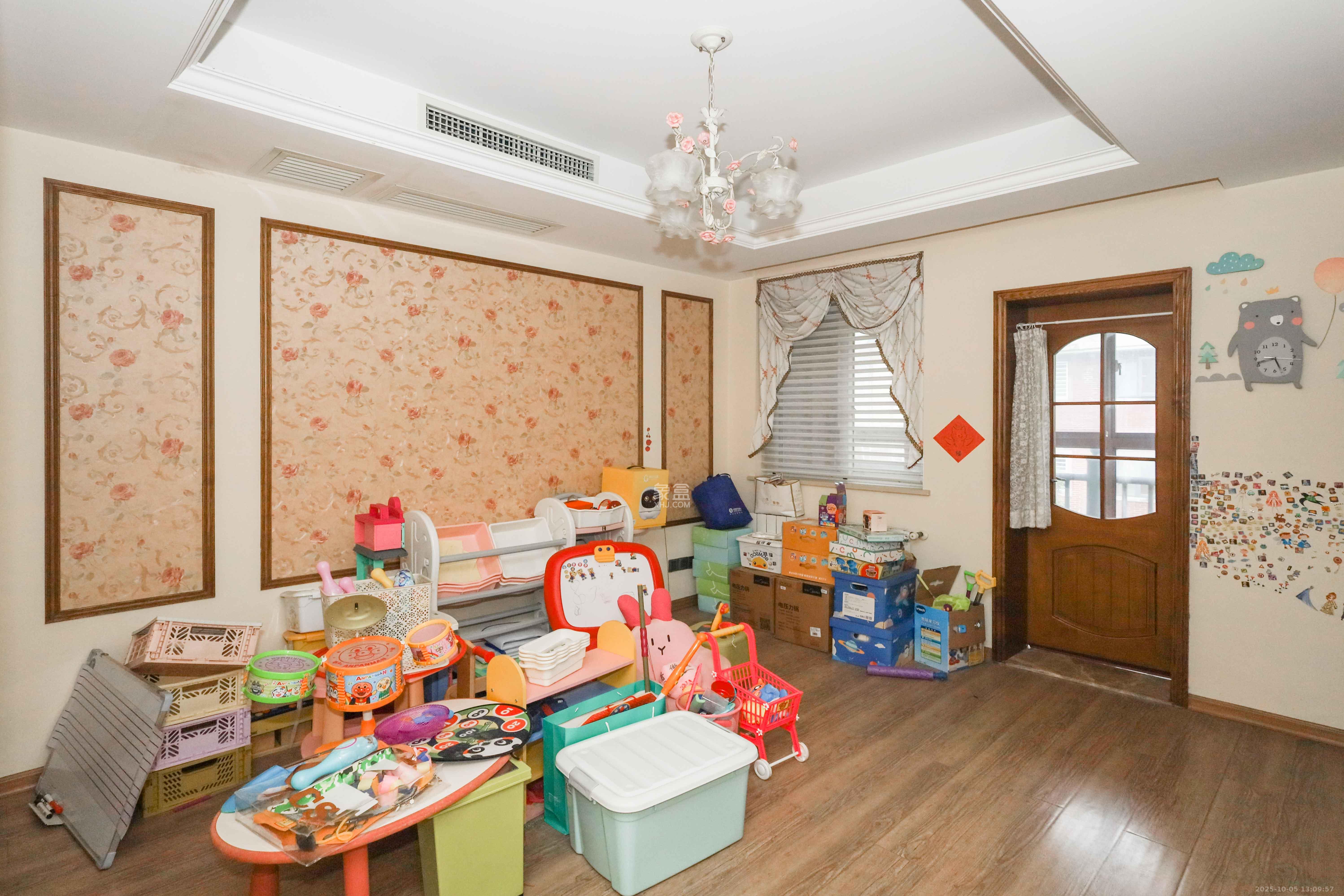 山水英伦  1室0厅0卫    358.0万 山水英伦  1室0厅0卫    358.0万卧室