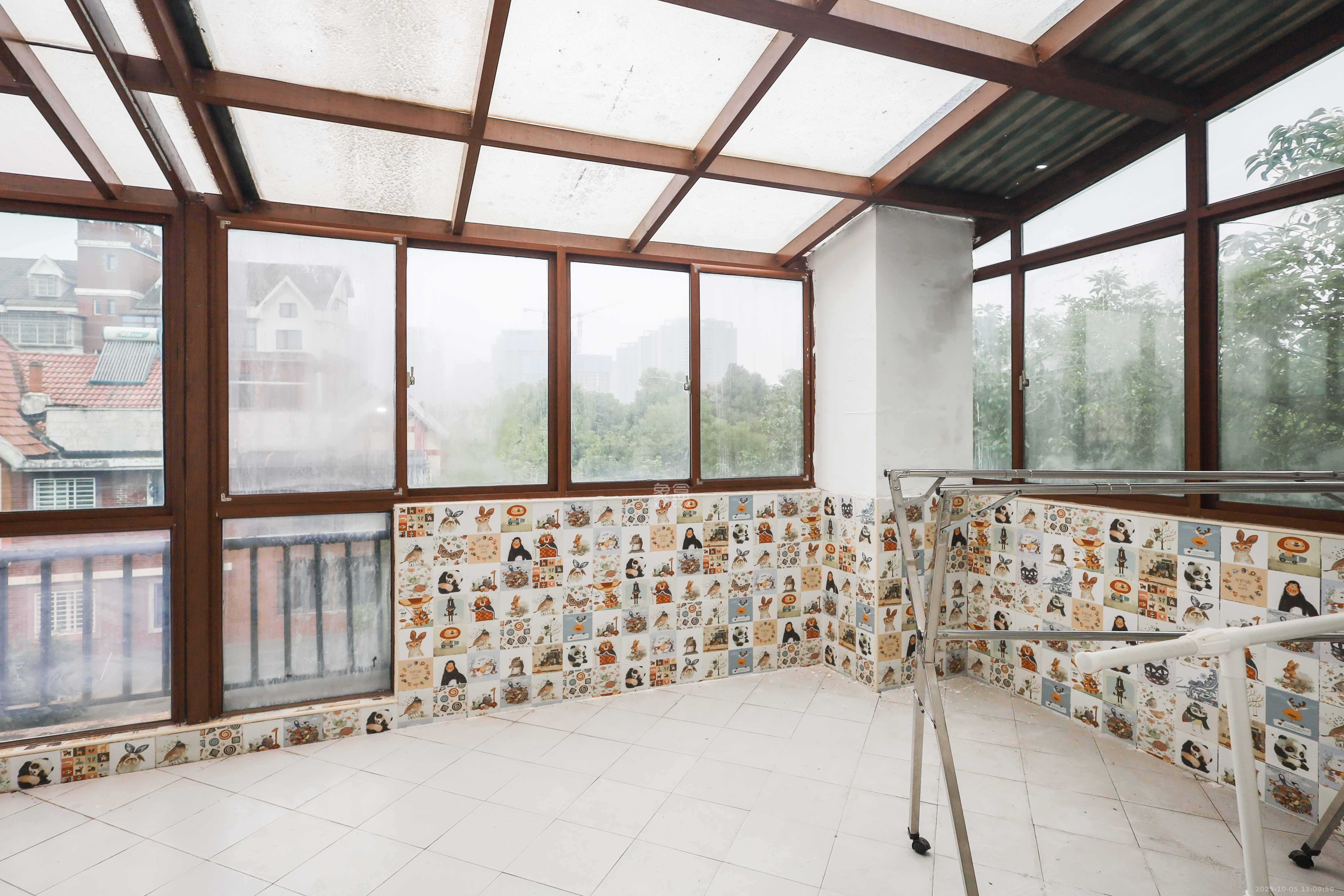 山水英伦  1室0厅0卫    358.0万 山水英伦  1室0厅0卫    358.0万阳台