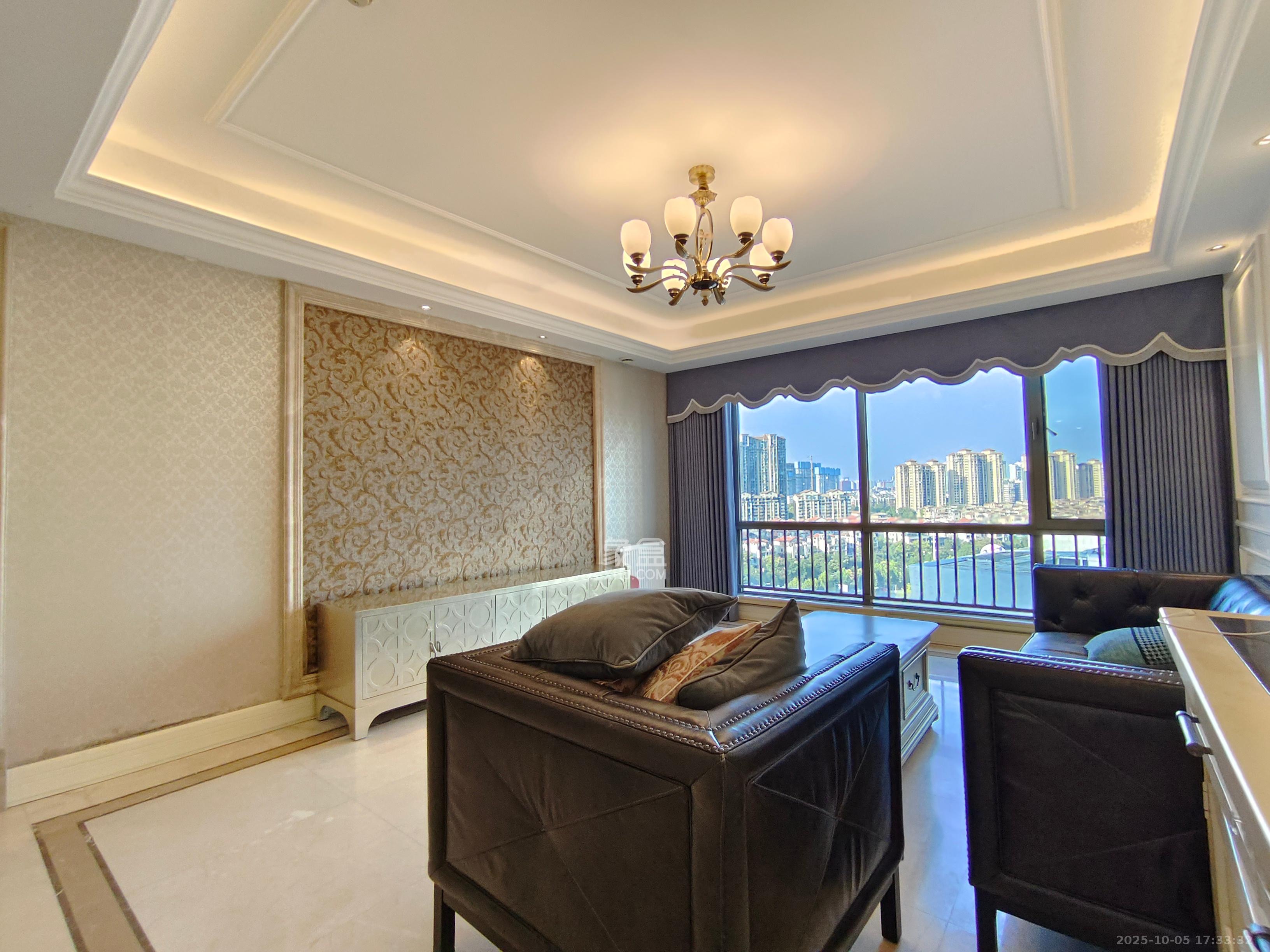 梅溪湖金茂府（金茂广场）（金茂览秀城）  3室2厅2卫    6500.0元/月室内图