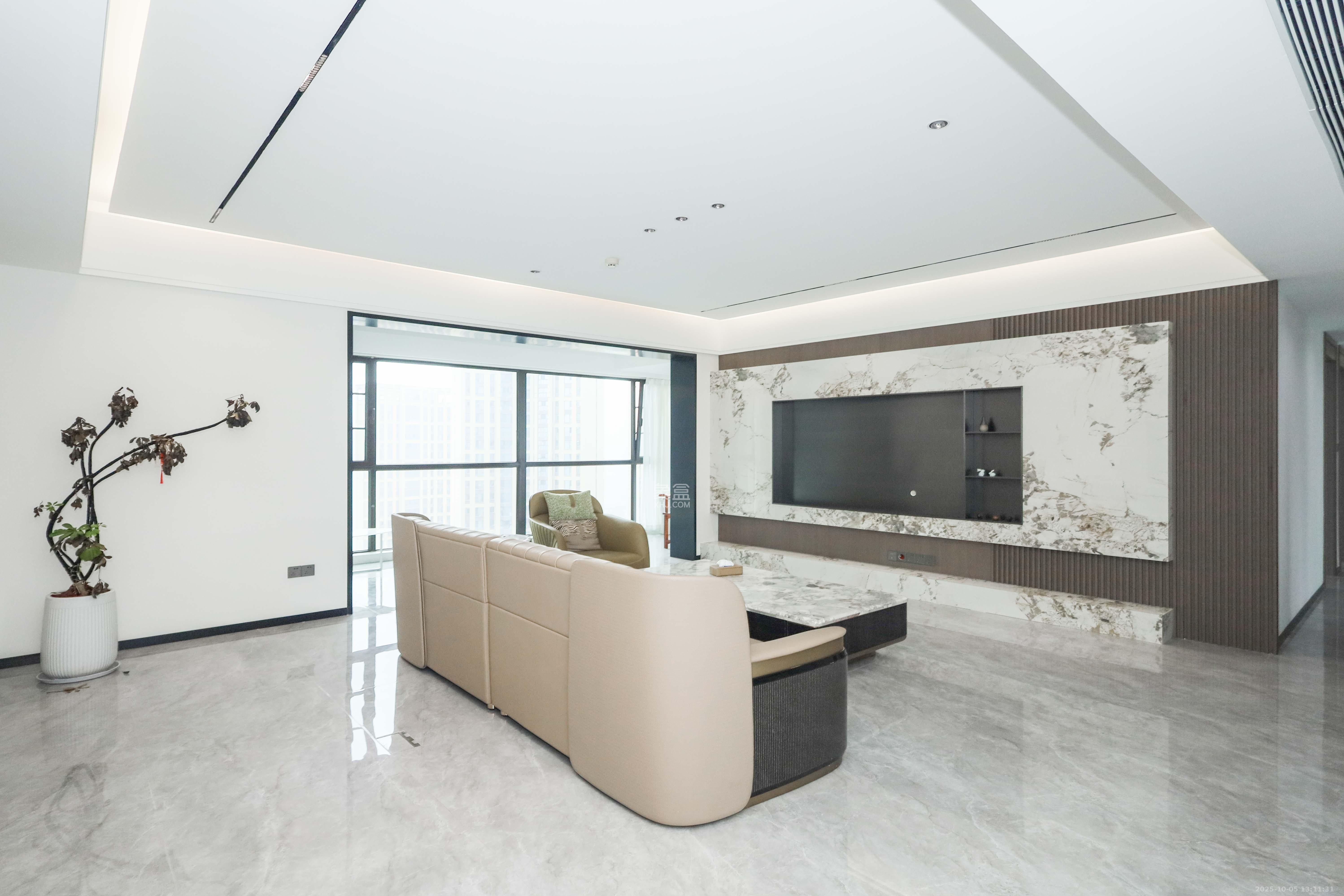 晟通牡丹舸 4室2厅2卫 430.0万 晟通牡丹舸 4室2厅2卫 430.0万客厅