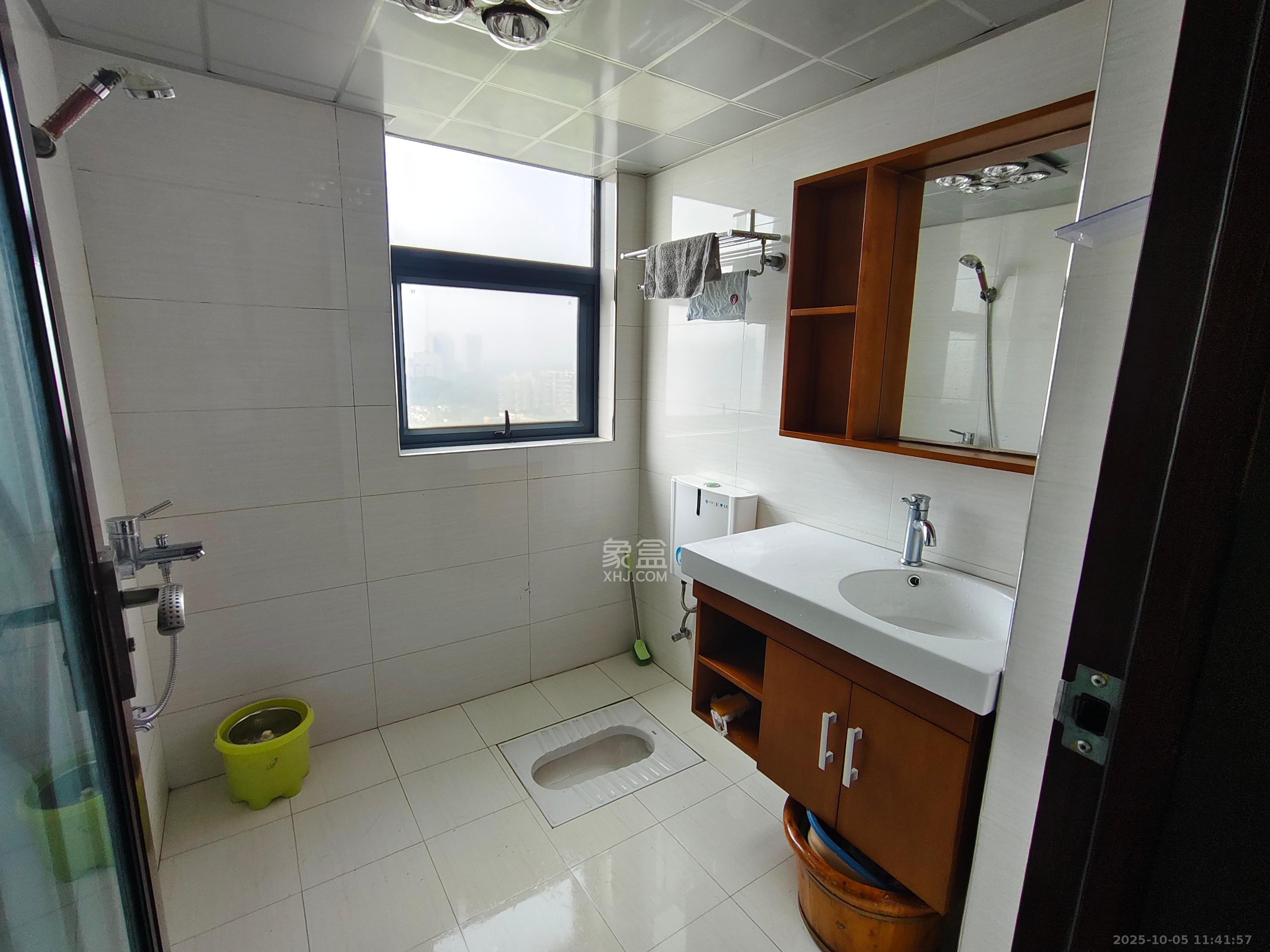 望兴嘉年华(望兴新苑) 2室2厅1卫 2200.0元/月 望兴嘉年华(望兴新苑) 2室2厅1卫 2200.0元/月室内图