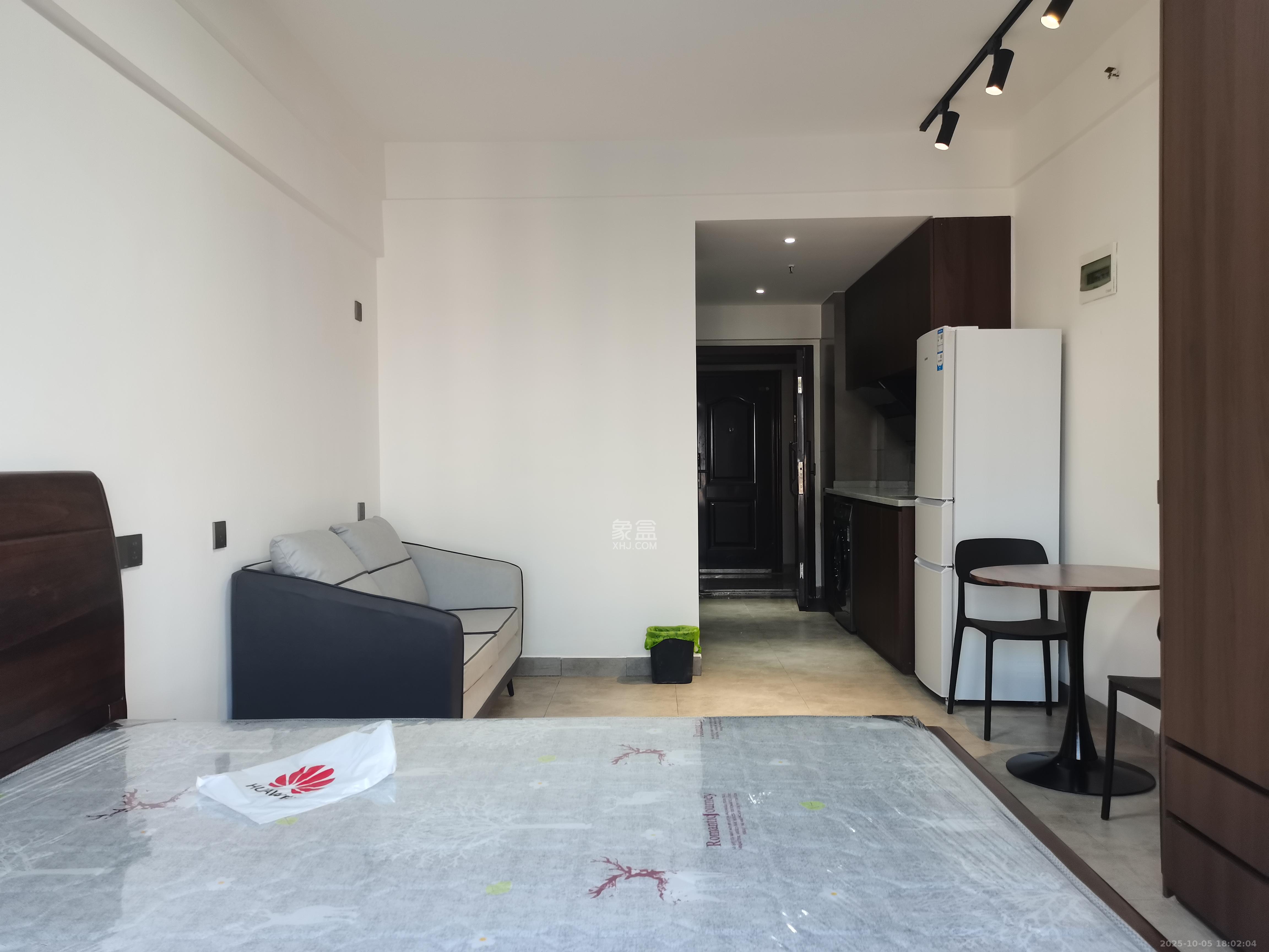 旭辉国际广场(永升商业广场) 1室1厅1卫 1700.0元/月 旭辉国际广场(永升商业广场) 1室1厅1卫 1700.0元/月室内图