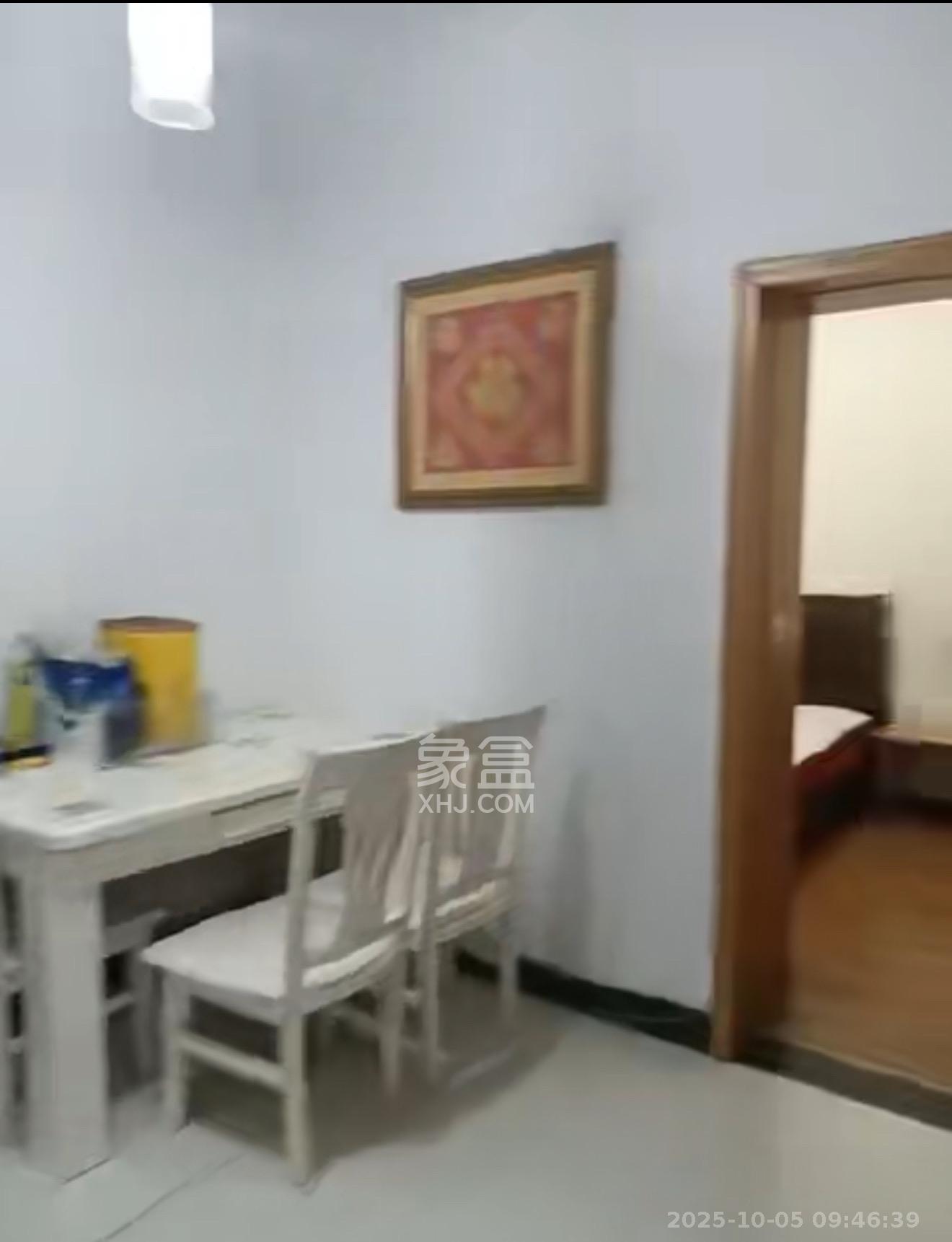 山水湾 1室2厅1卫 1600.0元/月 山水湾 1室2厅1卫 1600.0元/月室内图