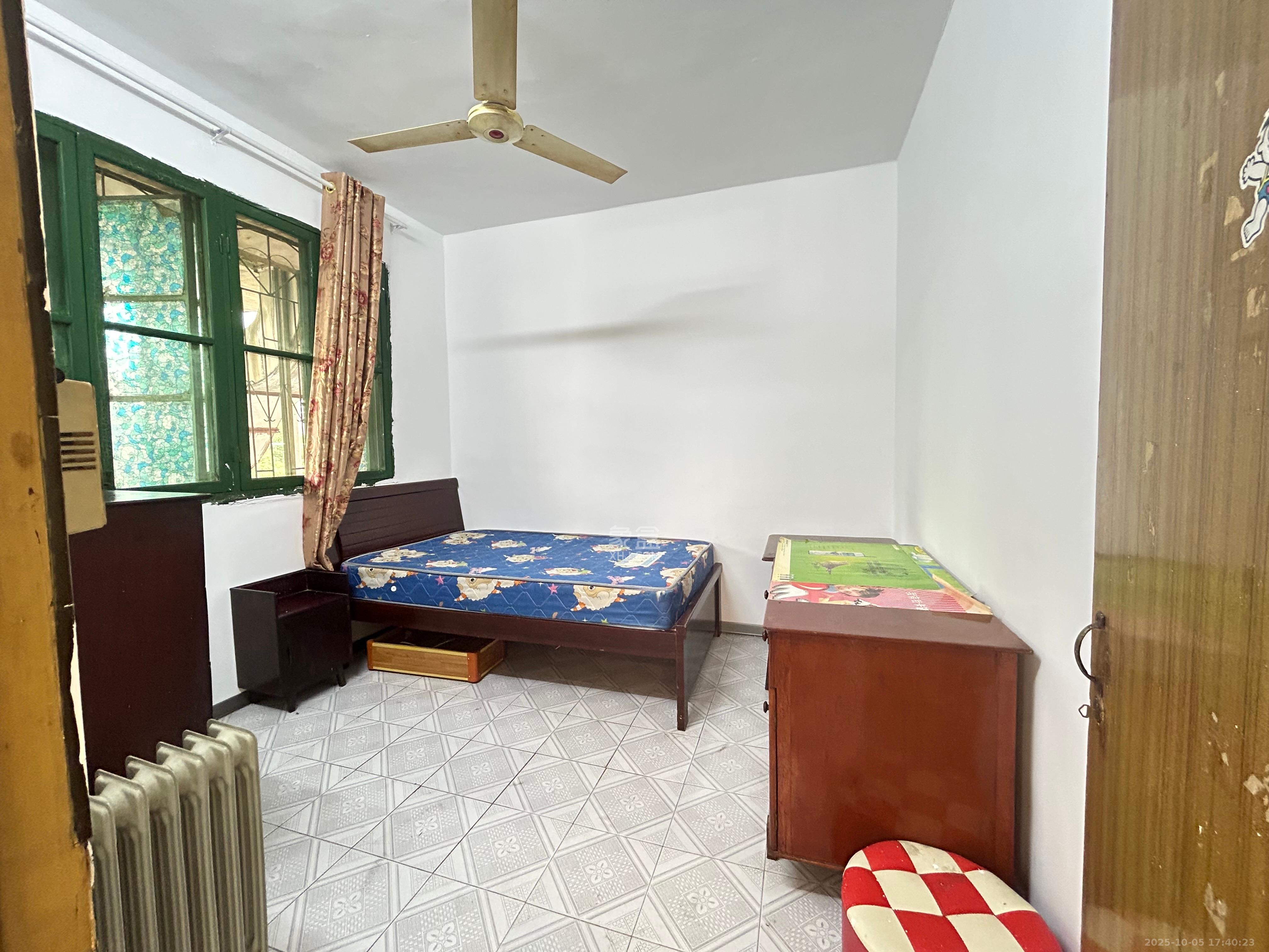 电力宾馆综合楼  2室1厅1卫    1300.0元/月 电力宾馆综合楼  2室1厅1卫    1300.0元/月室内图