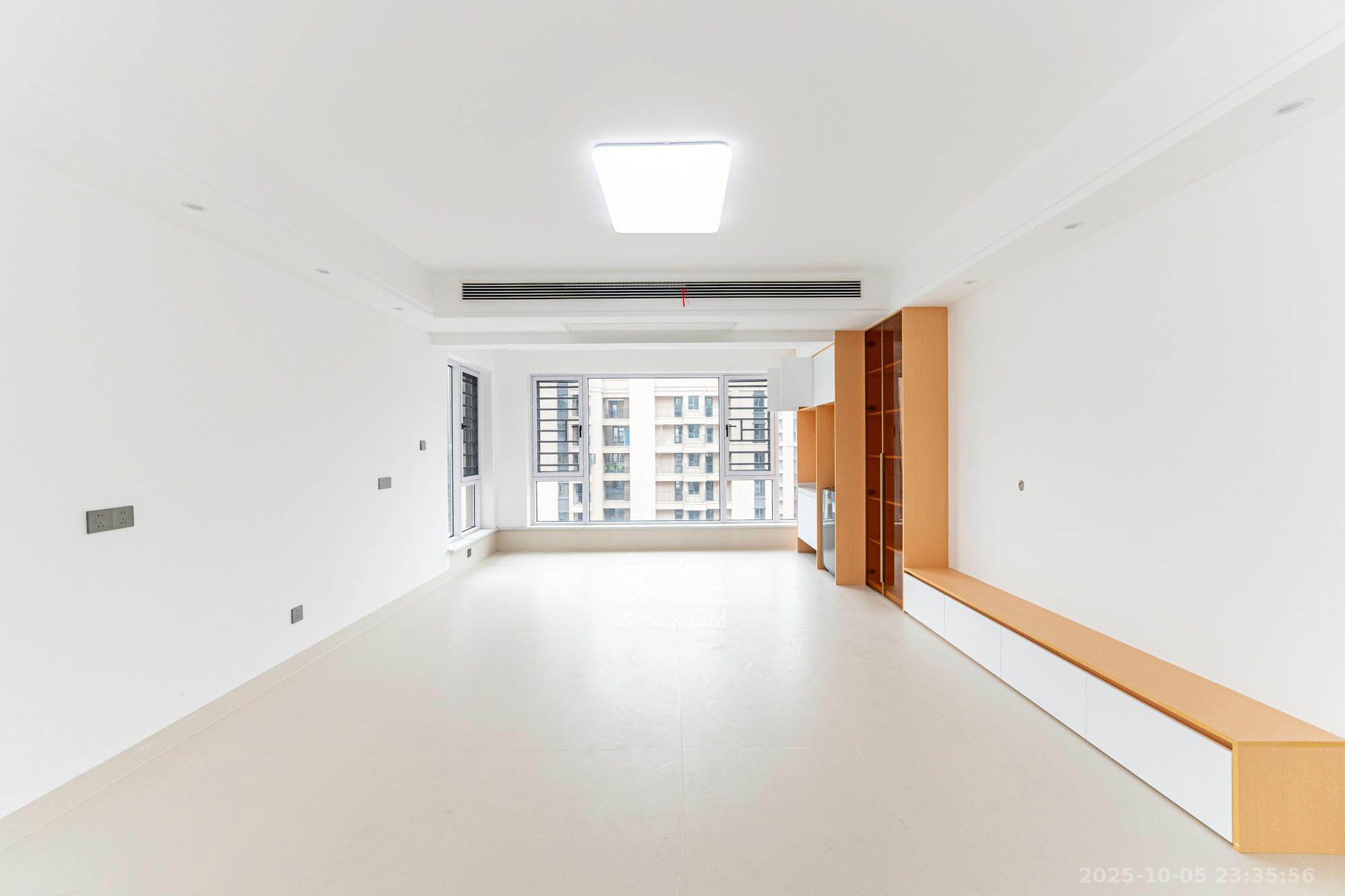 中梁正荣府  4室2厅2卫    142.0万 中梁正荣府  4室2厅2卫    142.0万