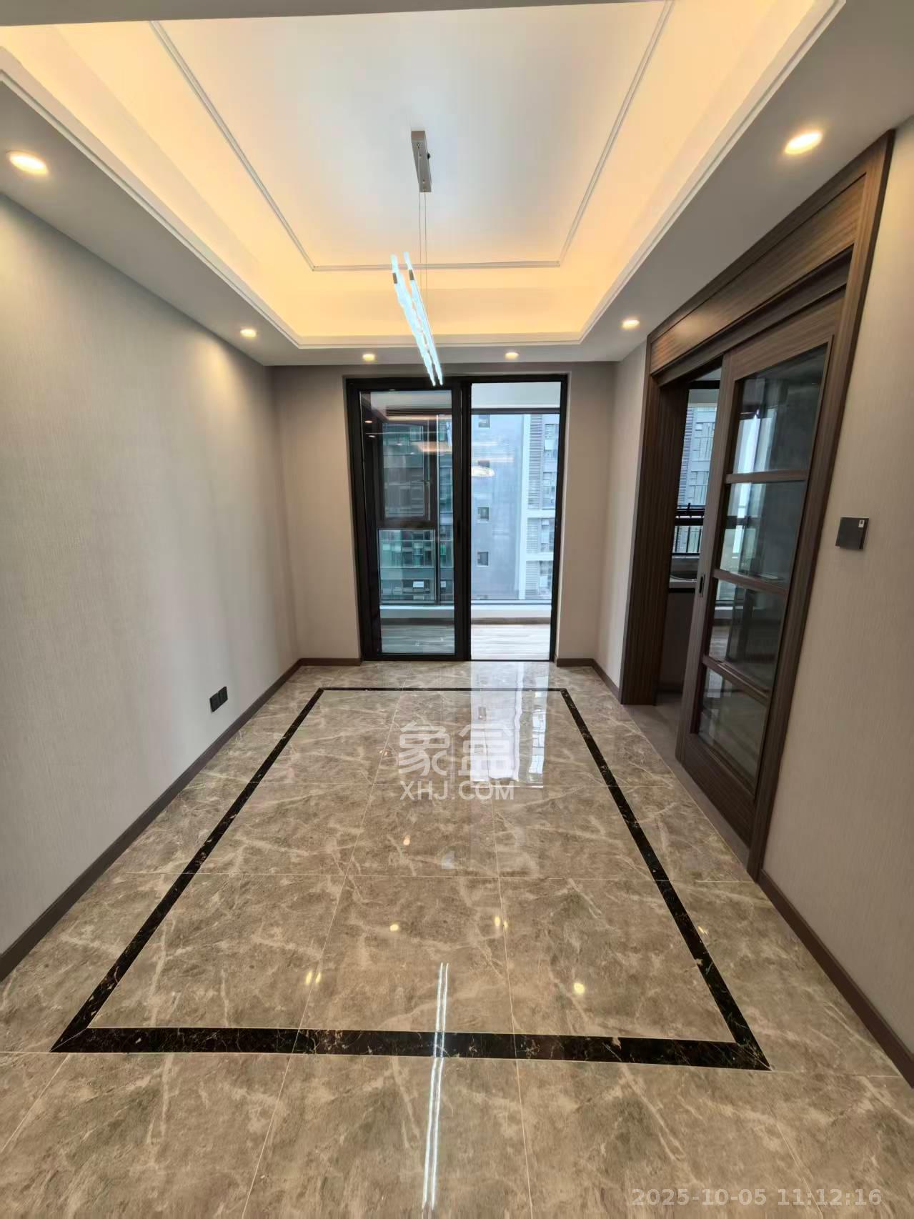 绿地V岛  3室1厅2卫    6000.0元/月室内图