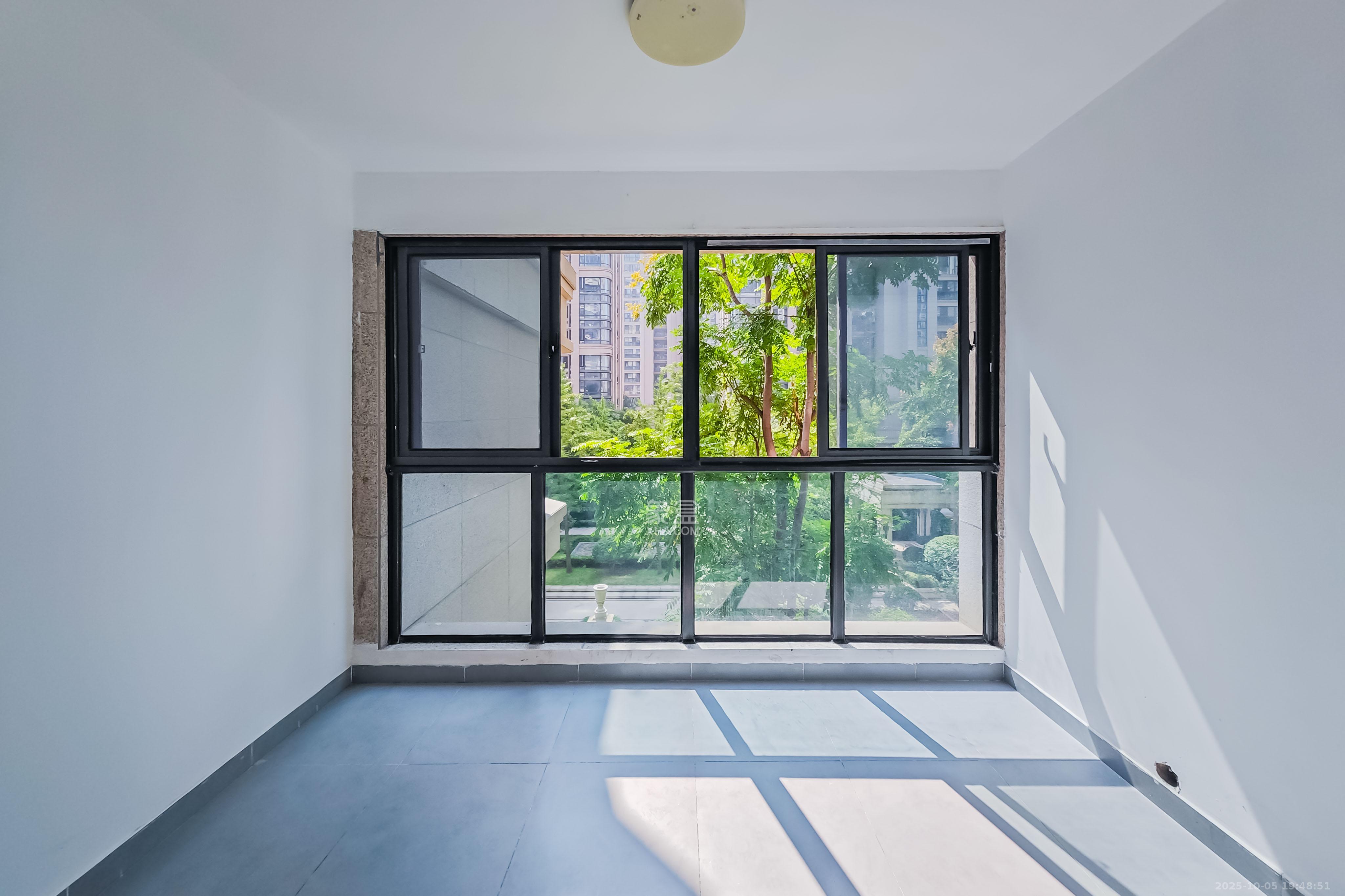 明昇壹城（明昇时代广场）一期  3室2厅2卫    149.3万阳台