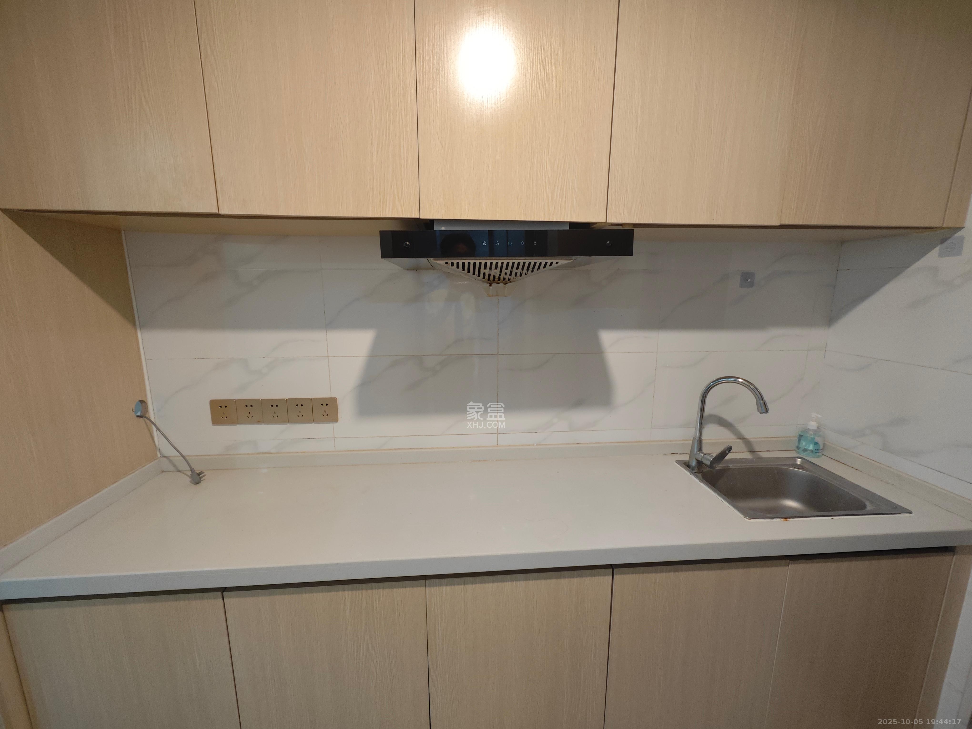 佳程C+公寓 1室1厅1卫 1800.0元/月 佳程C+公寓 1室1厅1卫 1800.0元/月室内图